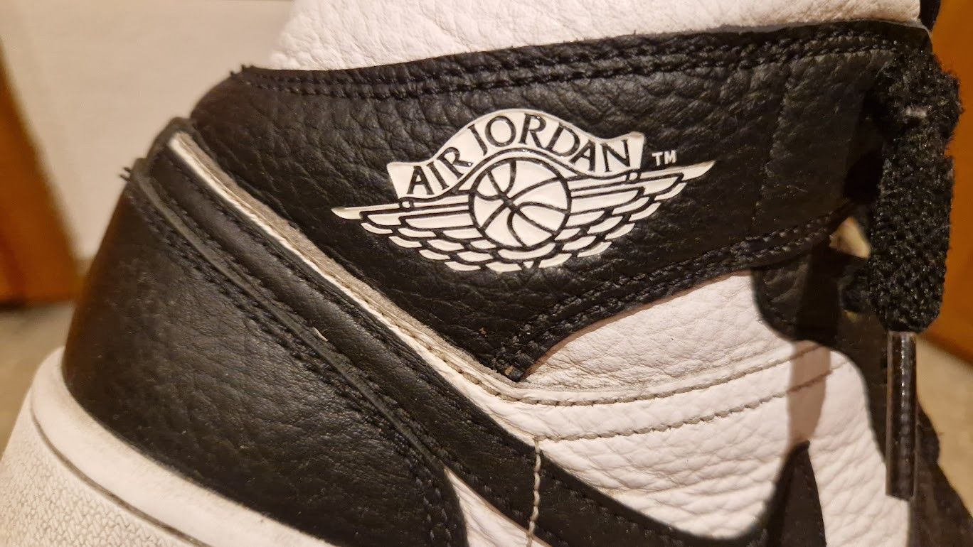 Jordan Brand Air Jordan 1 Mid Invert Black White Size US 9 / IT 39 - 5 Thumbnail