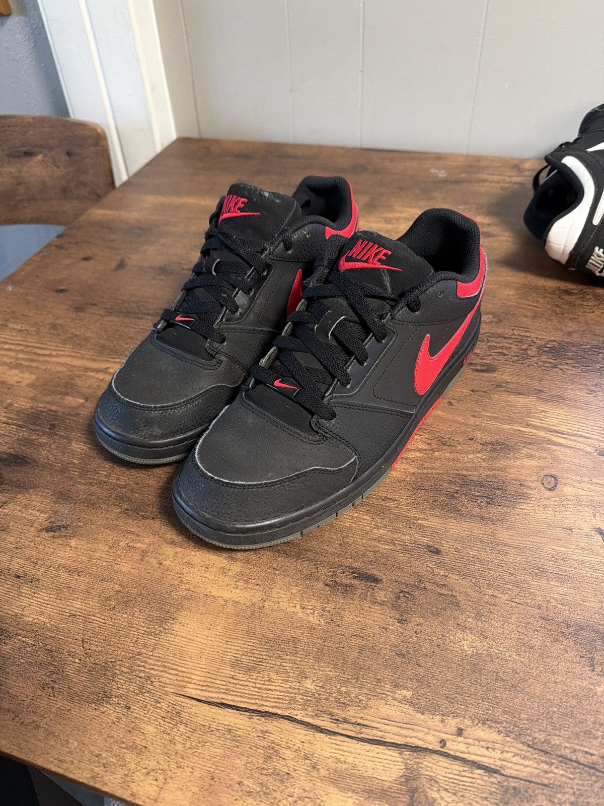 Nike 2 Pairs Of Vintage Nike Prestige Size US 10.5 / EU 43-44 - 4 Thumbnail