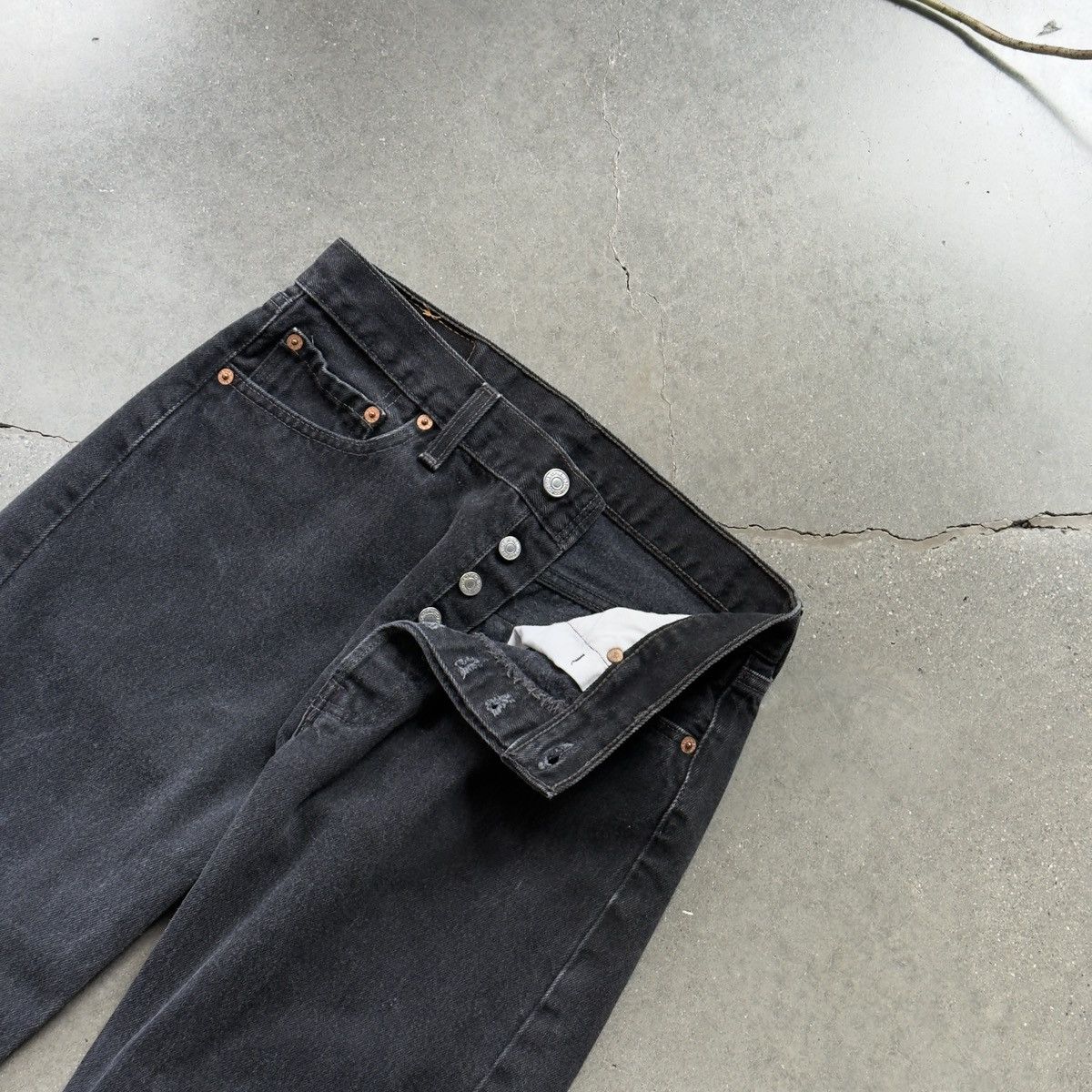 Levi's Vintage 1998 Levi 501 Size US 30 / EU 46 - 3 Thumbnail