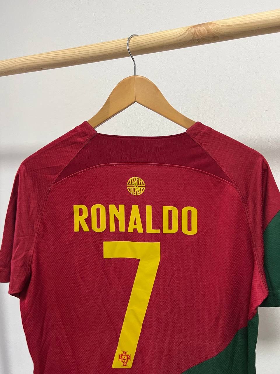 Nike NIKE PORTUGAL #7 RONALDO AWAY SOCCER JERSEY SZ M Size US M / EU 48-50 / 2 - 16 Thumbnail