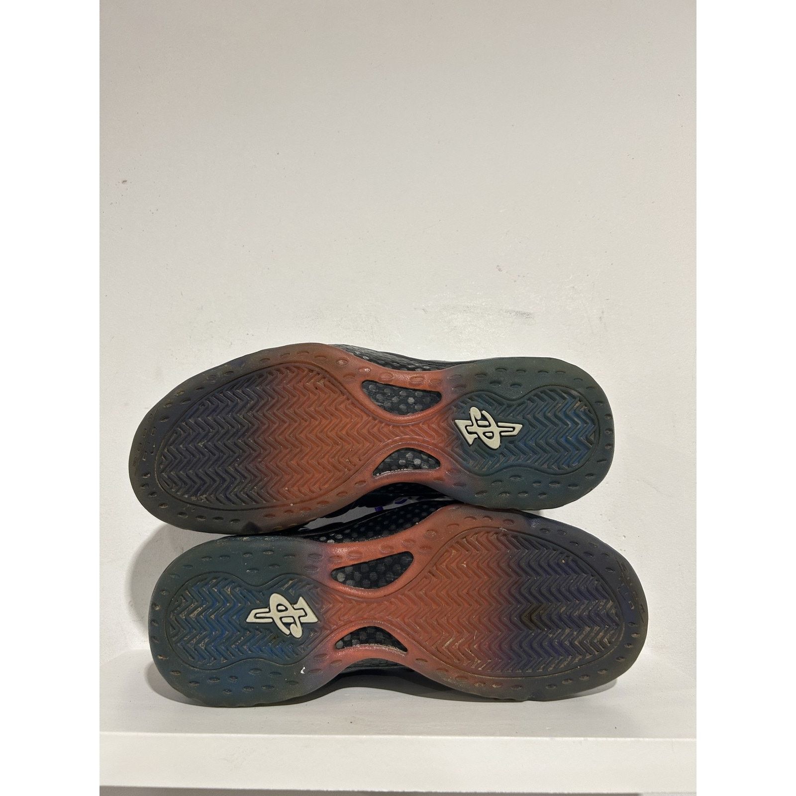 Nike AIR FOAMPOSITE 1 GRADIENT SOLES SIZE 10.5 PREOWNED Size US 10.5 / EU 43-44 - 5 Thumbnail