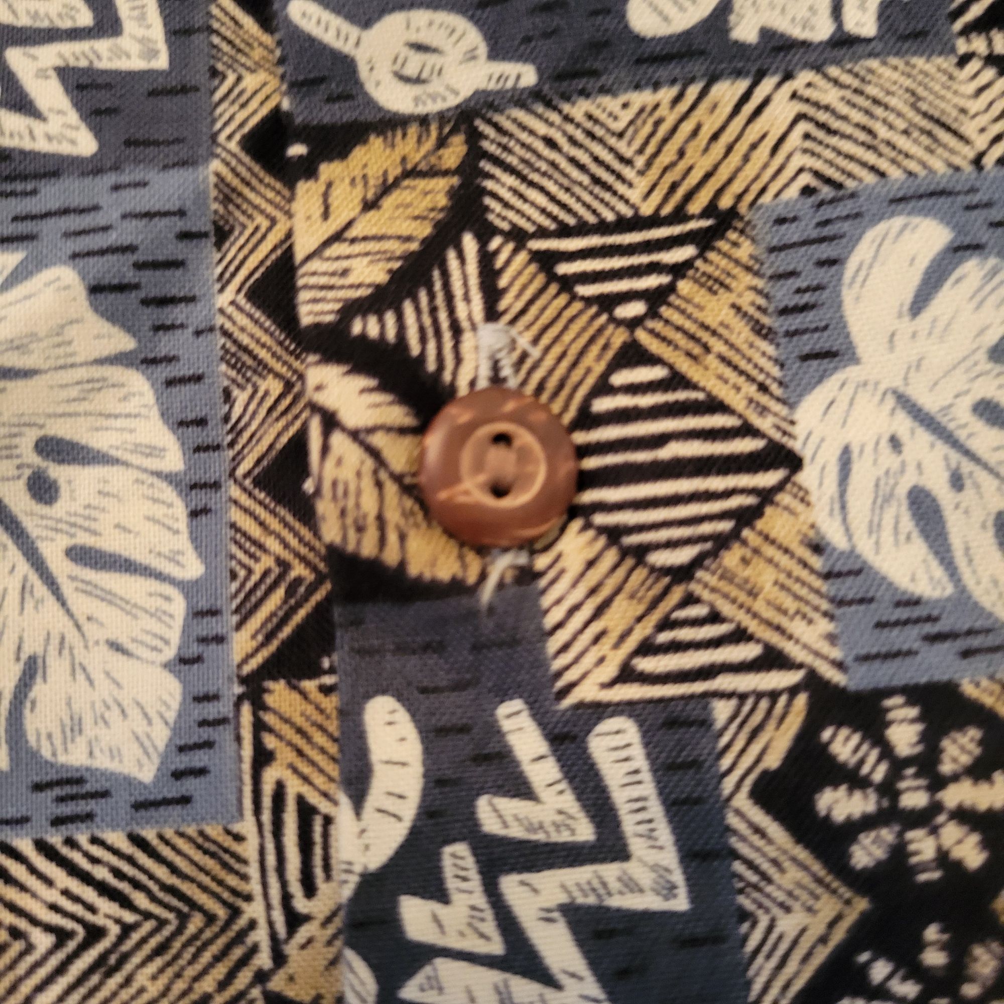 Other Hawaiian Aloha Camp Shirt XL Cotton Turtle Leaf Print Short Size US XL / EU 56 / 4 - 2 Thumbnail
