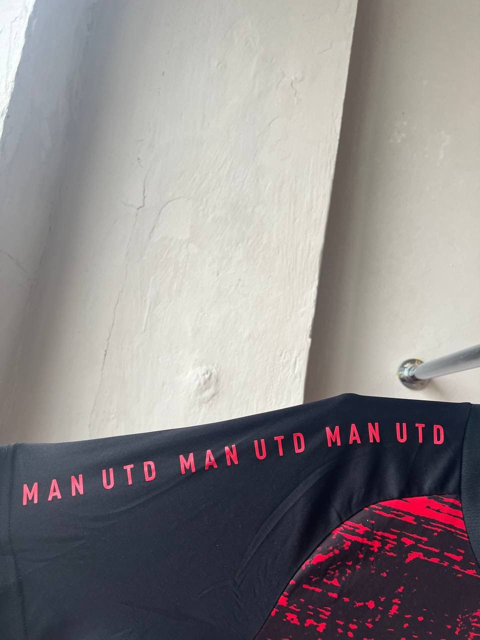 Adidas 2020/21 MANCHESTER UNITED TRAINING SOCCER FOOTBALL JERSEY S Size US S / EU 44-46 / 1 - 7 Thumbnail