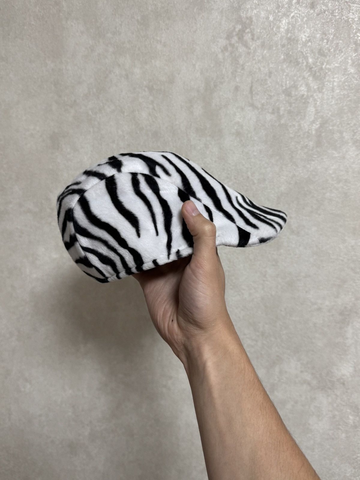 Kangol Vintage Kangol zebra black / white hat flat cap Size ONE SIZE - 5 Thumbnail