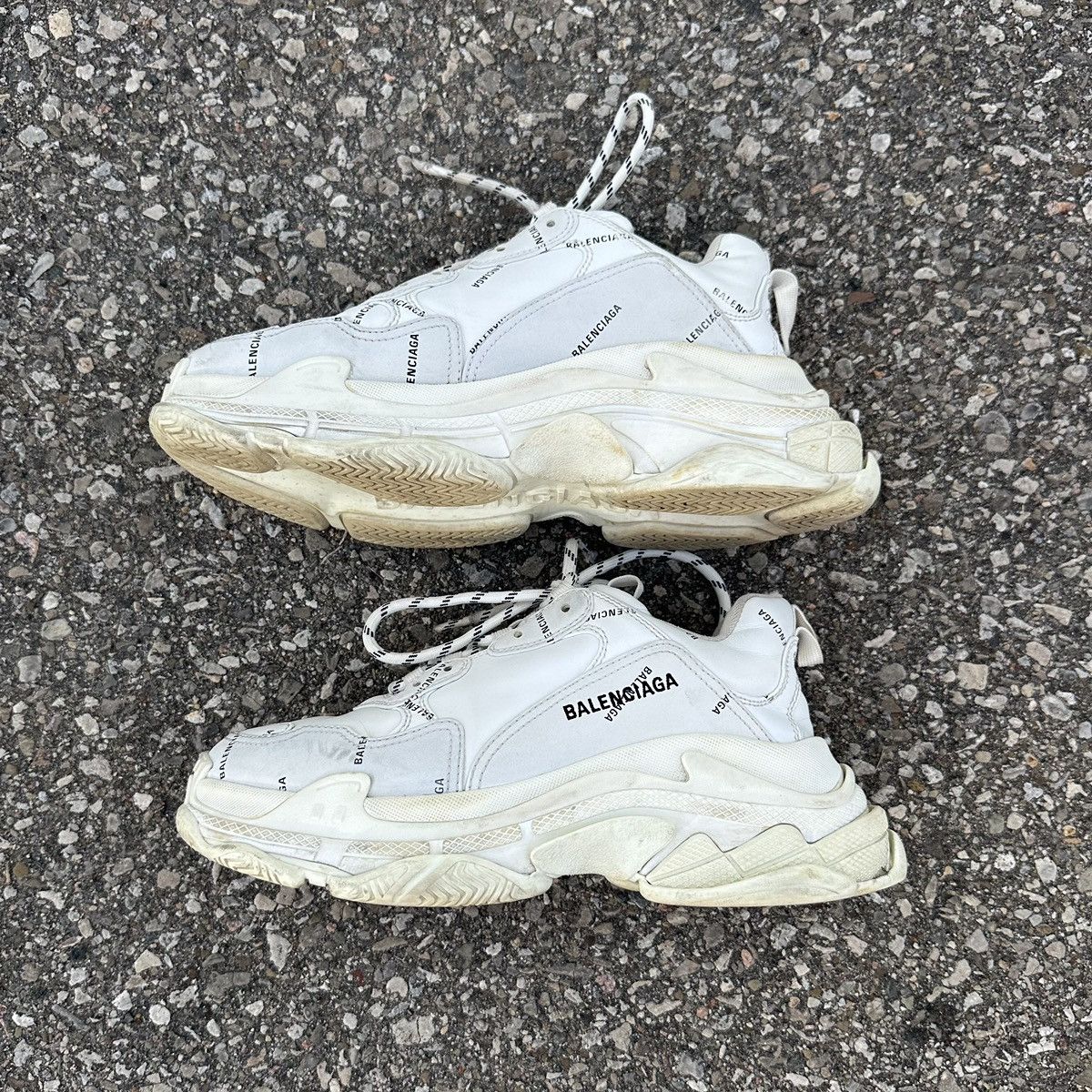 Second hand balenciaga triple s clearance