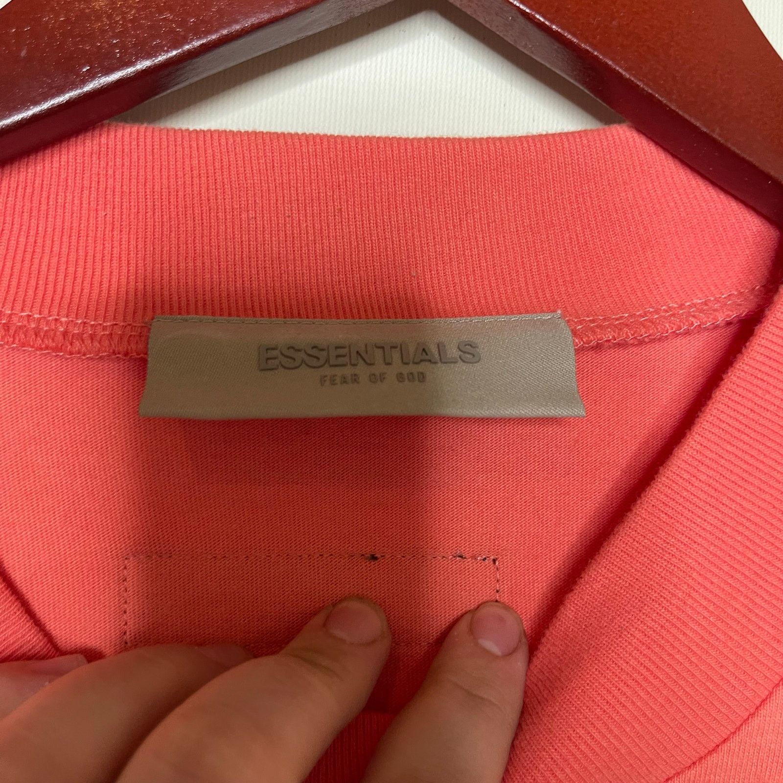 Fear of God Essentials Fear Of God Mens T-Shirt Coral Pink sz XL Size US XL / EU 56 / 4 - 2 Thumbnail