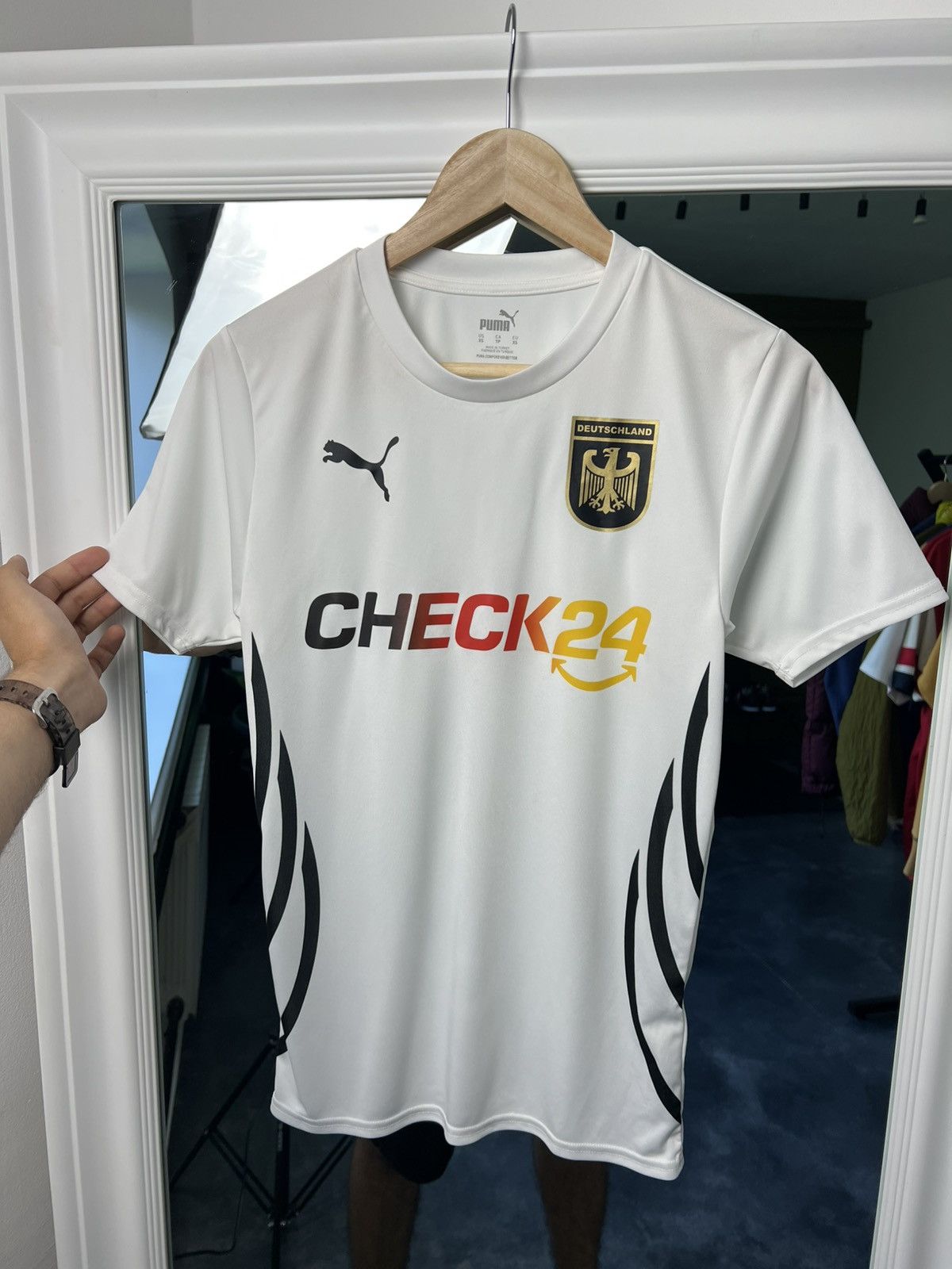 Puma PUMA Germany Football Shirt – CHECK24 Sponsor – Size S Y2K Size US S / EU 44-46 / 1 - 5 Thumbnail