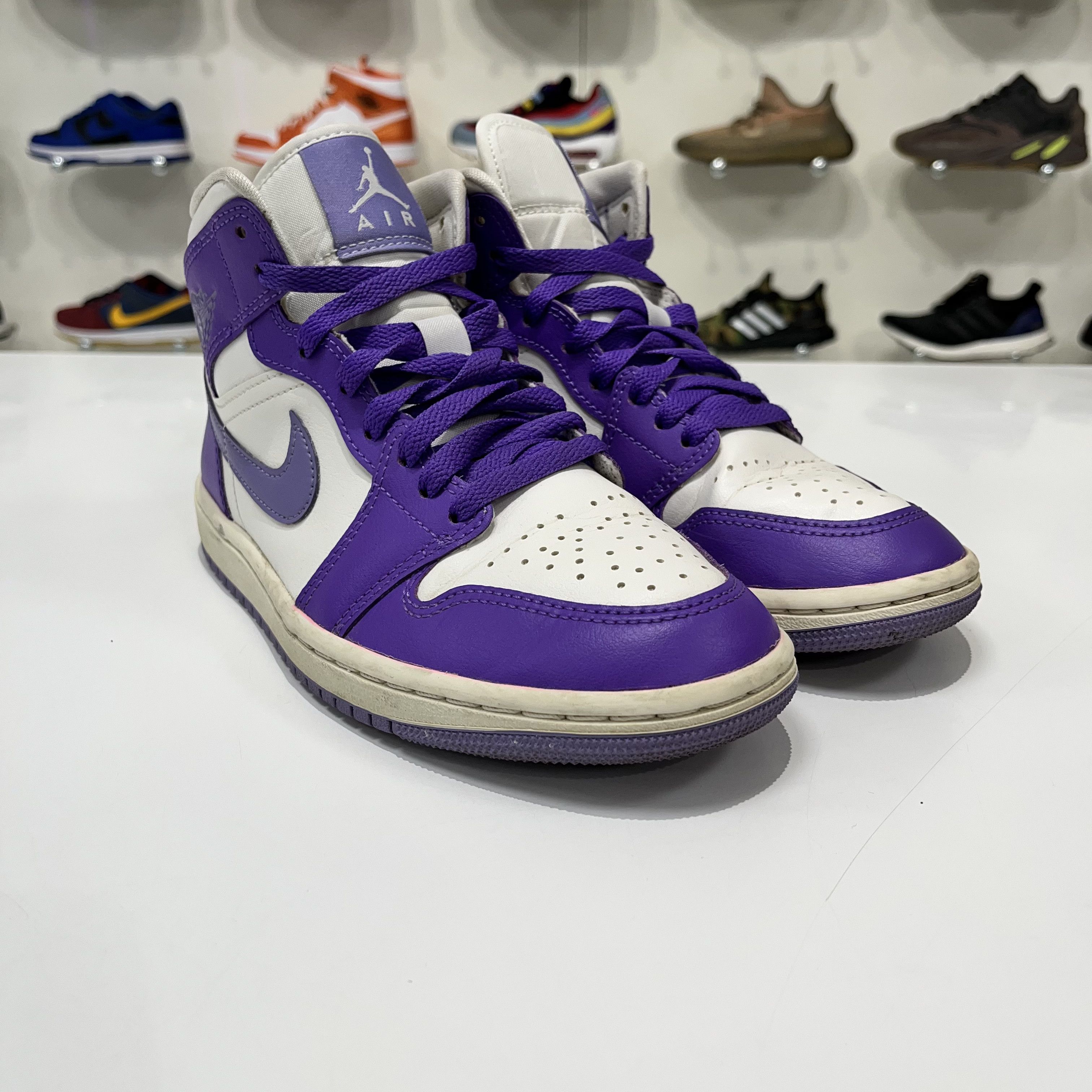 Nike Air Jordan 1 Mid Action Grape (W) Size US 5.5 / IT 35.5 - 8 Thumbnail