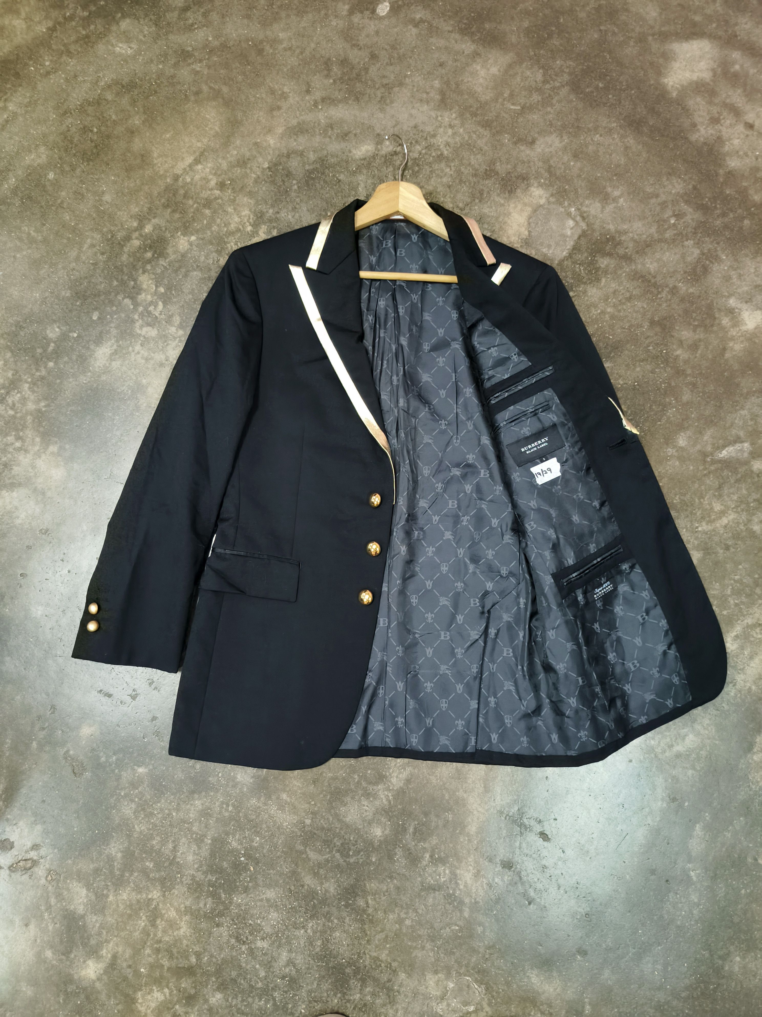 Burberry BURBERRY BLACK LABEL SUPER 100'S BLACK BLAZER JACKET Size 38R - 2 Thumbnail