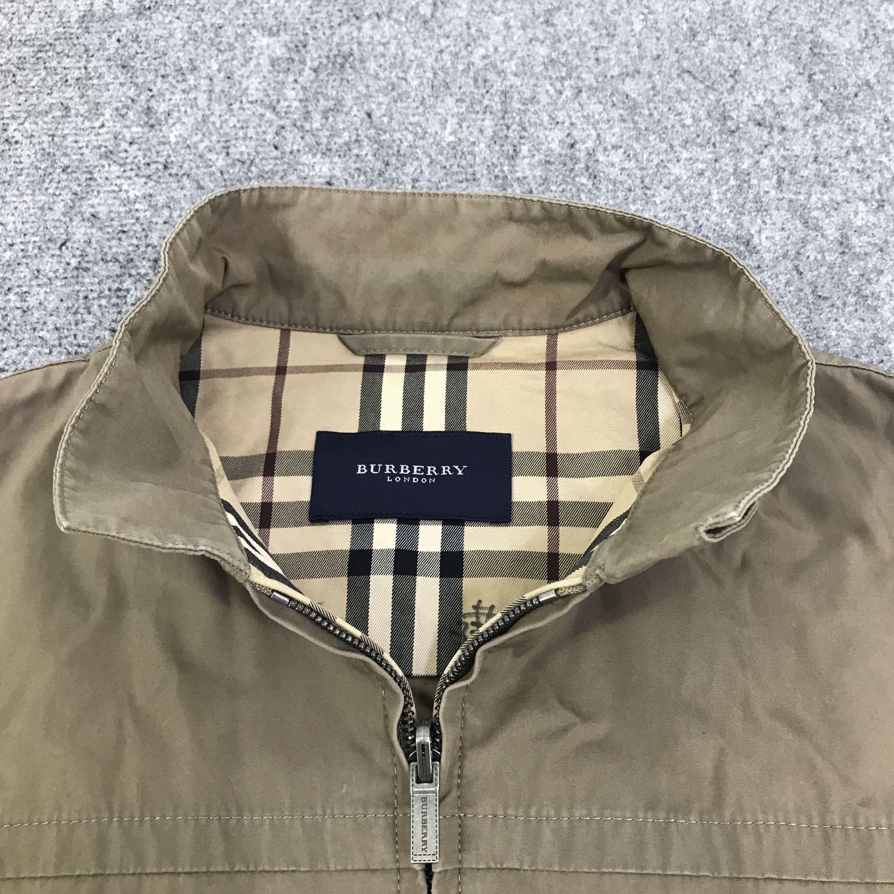 Burberry burberry london vest K121B18 Size US L / EU 52-54 / 3 - 5 Thumbnail
