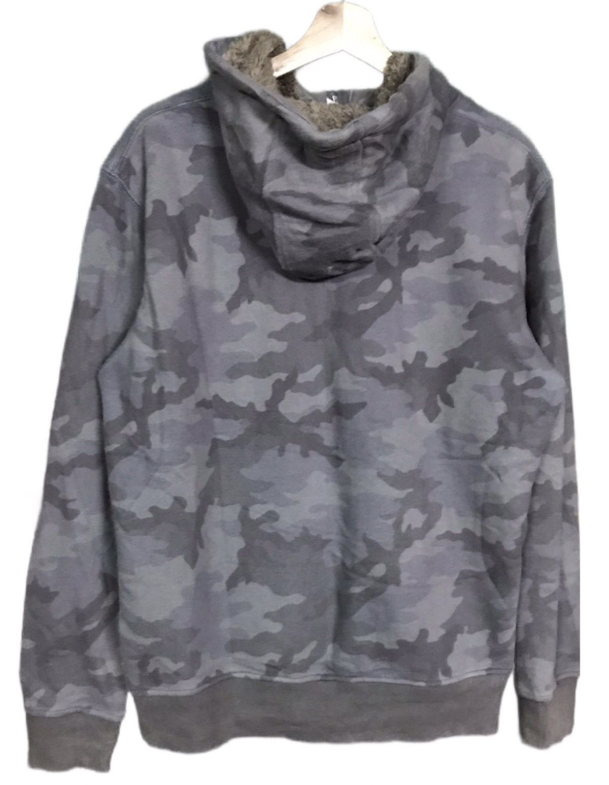 Uniqlo Uniqlo Camo Hoodie Fullzip Size US L / EU 52-54 / 3 - 2 Thumbnail