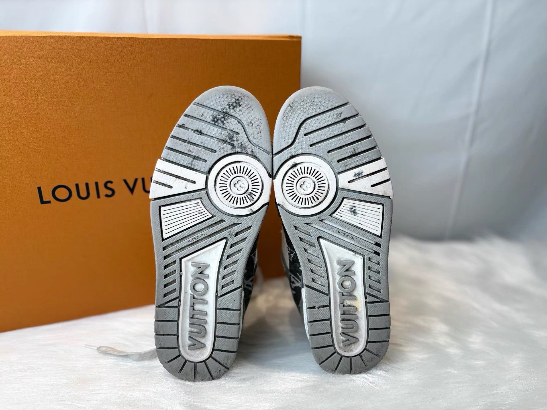 Louis Vuitton Louis Vuitton Grey & White Denim Trainer Sneakers K36 Size US 7 / EU 40 - 4 Thumbnail