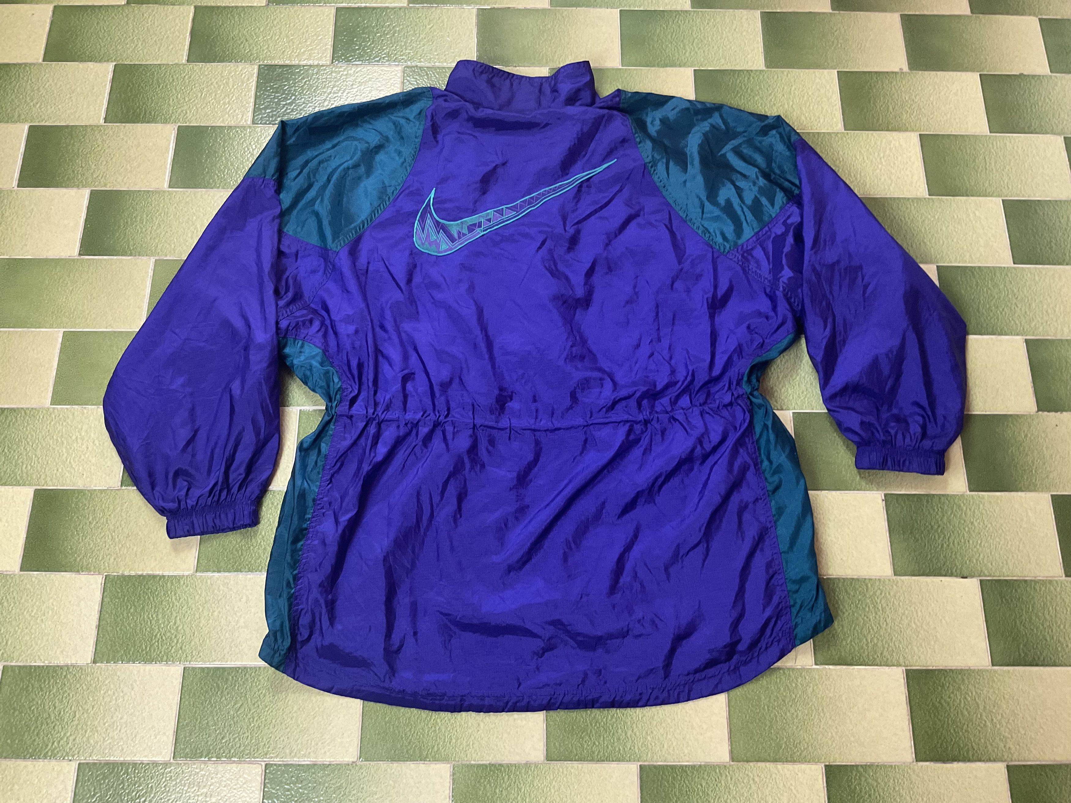 Nike Vintage 90s Nike Lady Foot Locker Windbreaker Jacket Womens Size L / US 10 / IT 46 - 2 Thumbnail