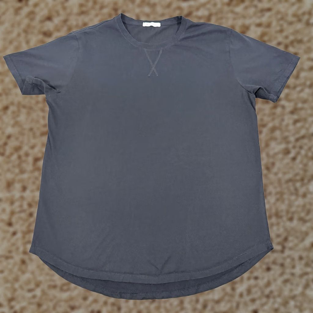 Vintage Kliegou T-Shirt Men's L Black Casual Crew-Neck Short Sleeve Pullover Size L Regular Fit Front Length 28 in Chest 45.5 in Graphic? No Pattern Solid Size US L / EU 52-54 / 3 - 1 Thumbnail