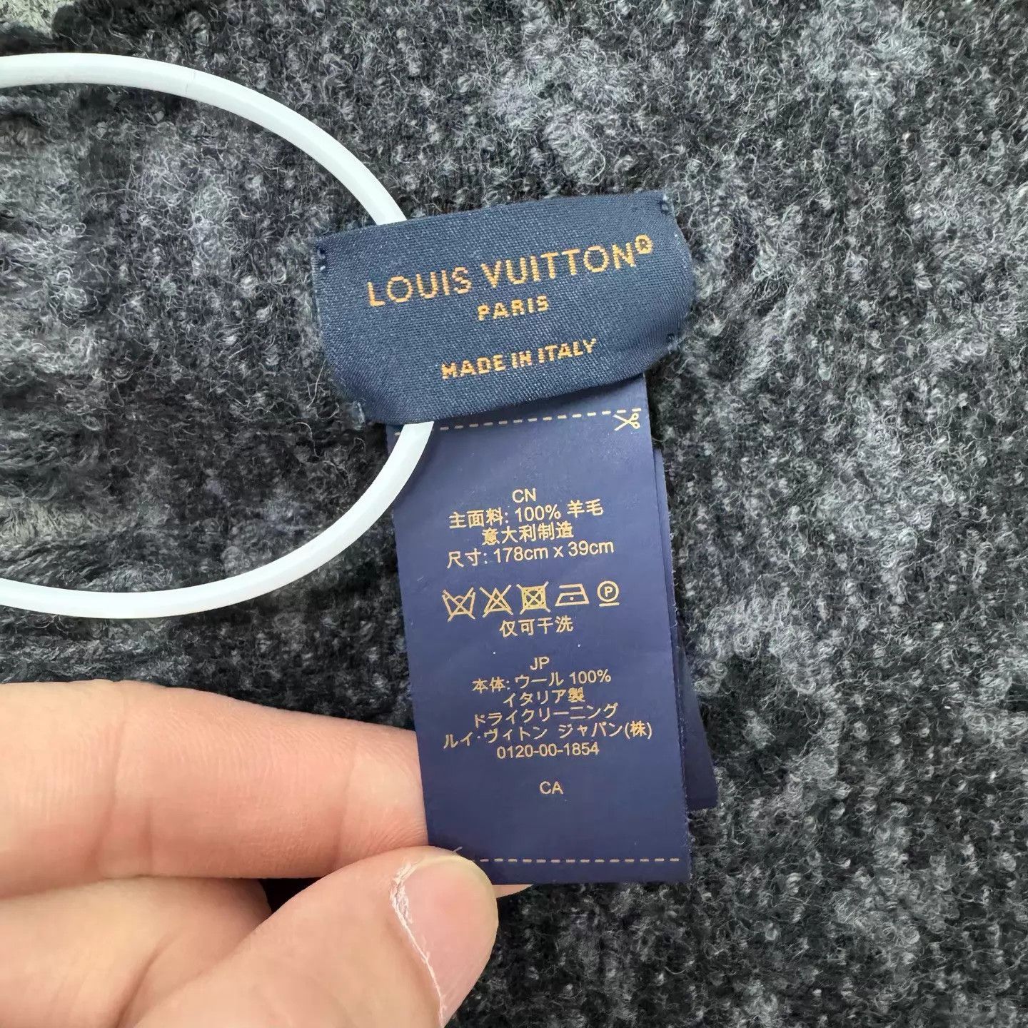 Louis Vuitton Louis Vuitton Monogram Wool Scarf Black 99 New Size ONE SIZE - 4 Thumbnail