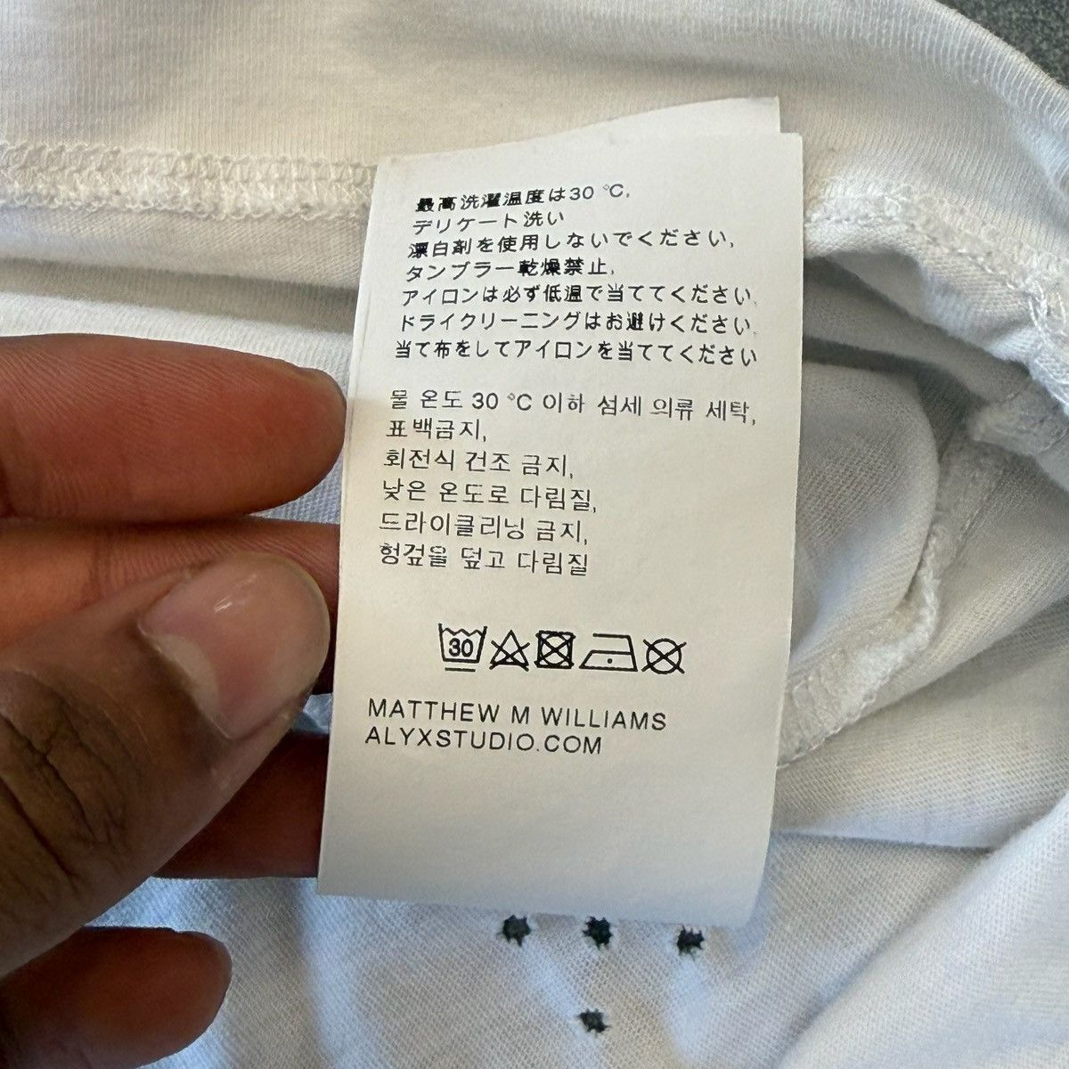 1017 ALYX 9SM 1017 Alyx 9SM Hoodie White Black Logo Pullover Sweater Size US XL / EU 56 / 4 - 8 Thumbnail