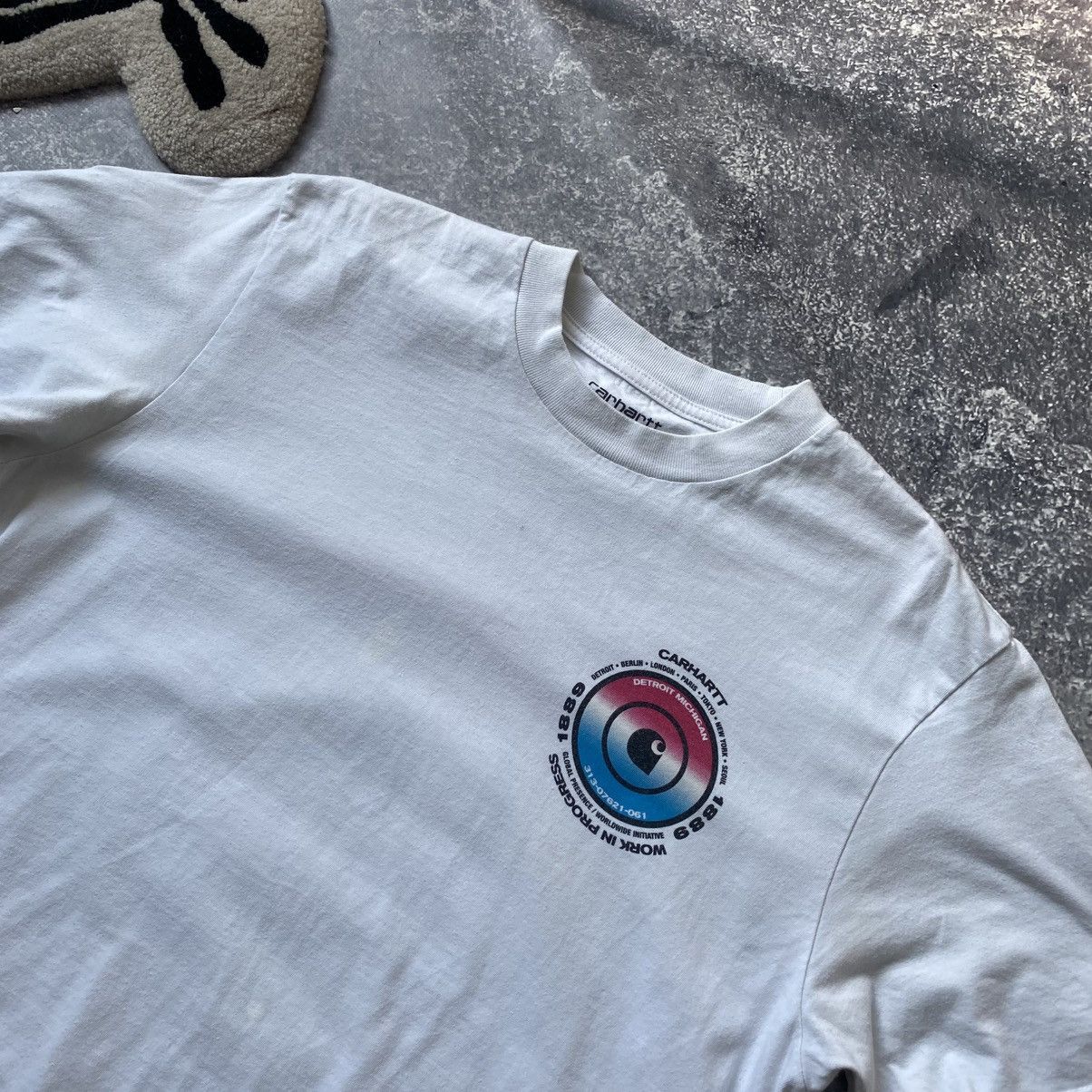 Carhartt Men’s Carhartt Wip big logo designer y2k Streetwear tee Size US M / EU 48-50 / 2 - 6 Thumbnail