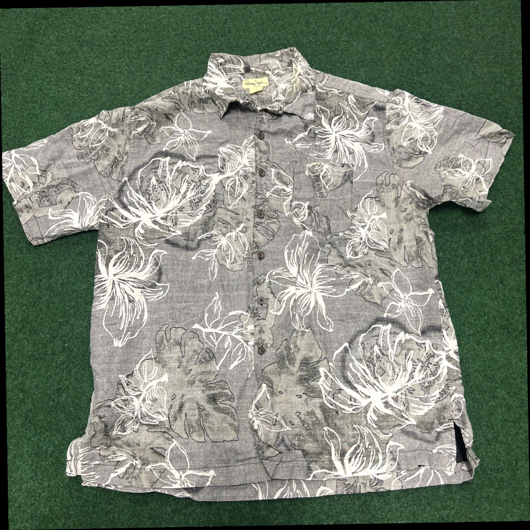 Panama Jack Panama Jack Men Large Hawaiian Shirt Floral Gray Short Sleeve Vacation Tropical Size US L / EU 52-54 / 3 - 1 Thumbnail