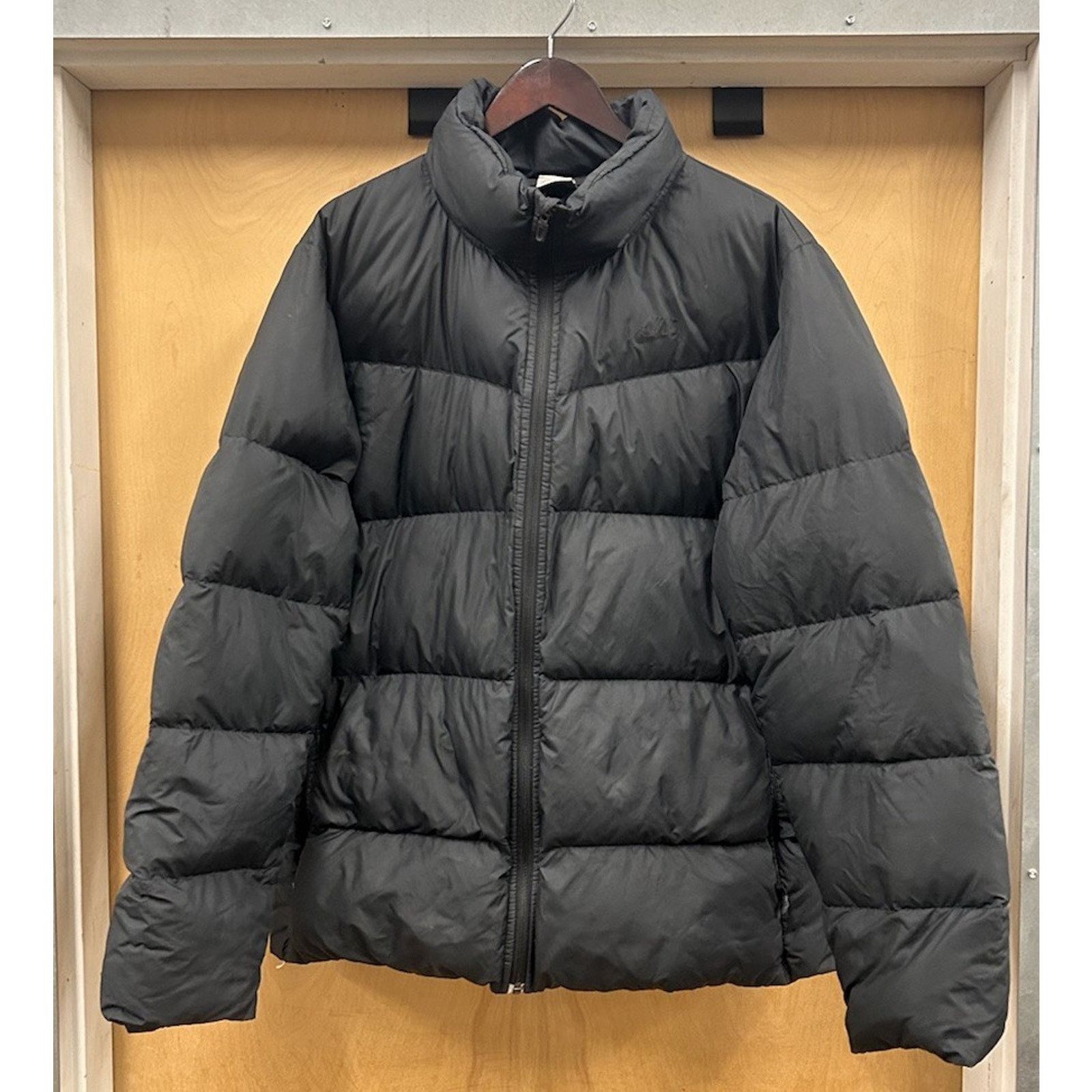 Nike VTG Nike Sportswear Black Y2K Down Puffer Jacket Size Large Size US L / EU 52-54 / 3 - 1 Thumbnail