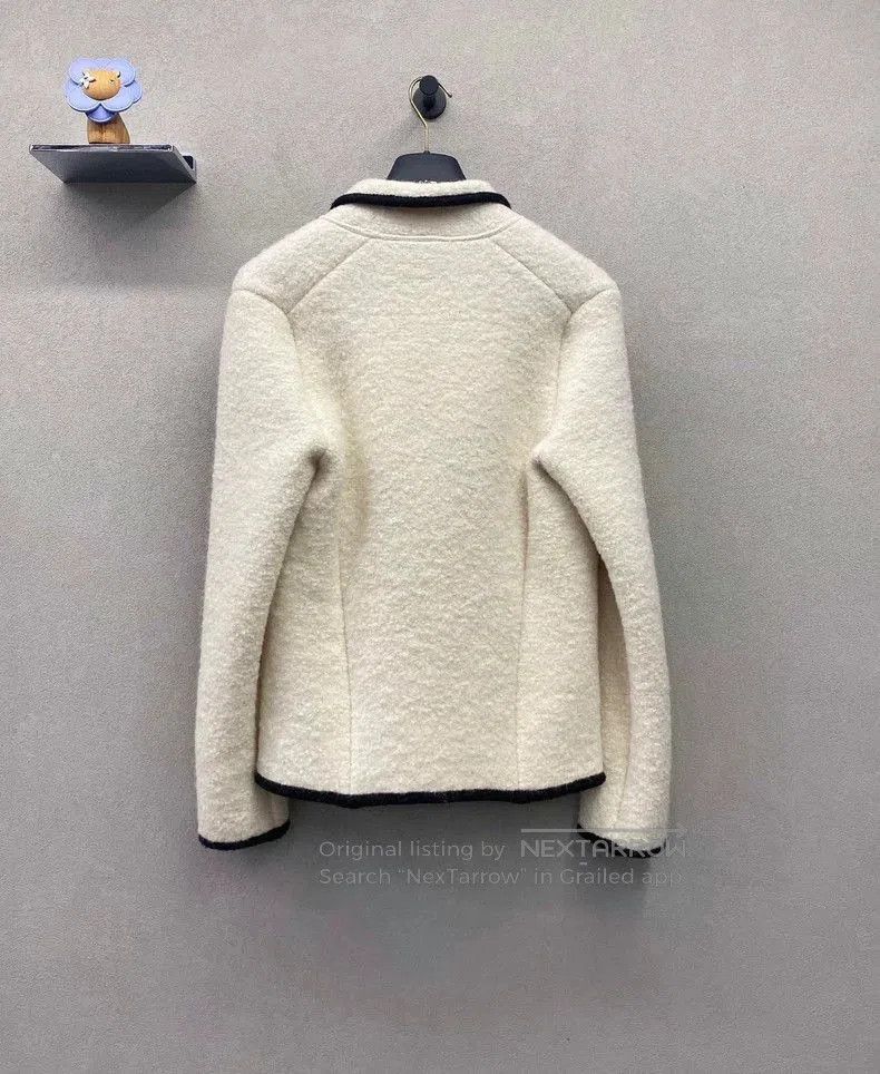 Louis Vuitton Louis Vuitton White Pearl Button Jacket. Size US S / EU 44-46 / 1 - 3 Thumbnail