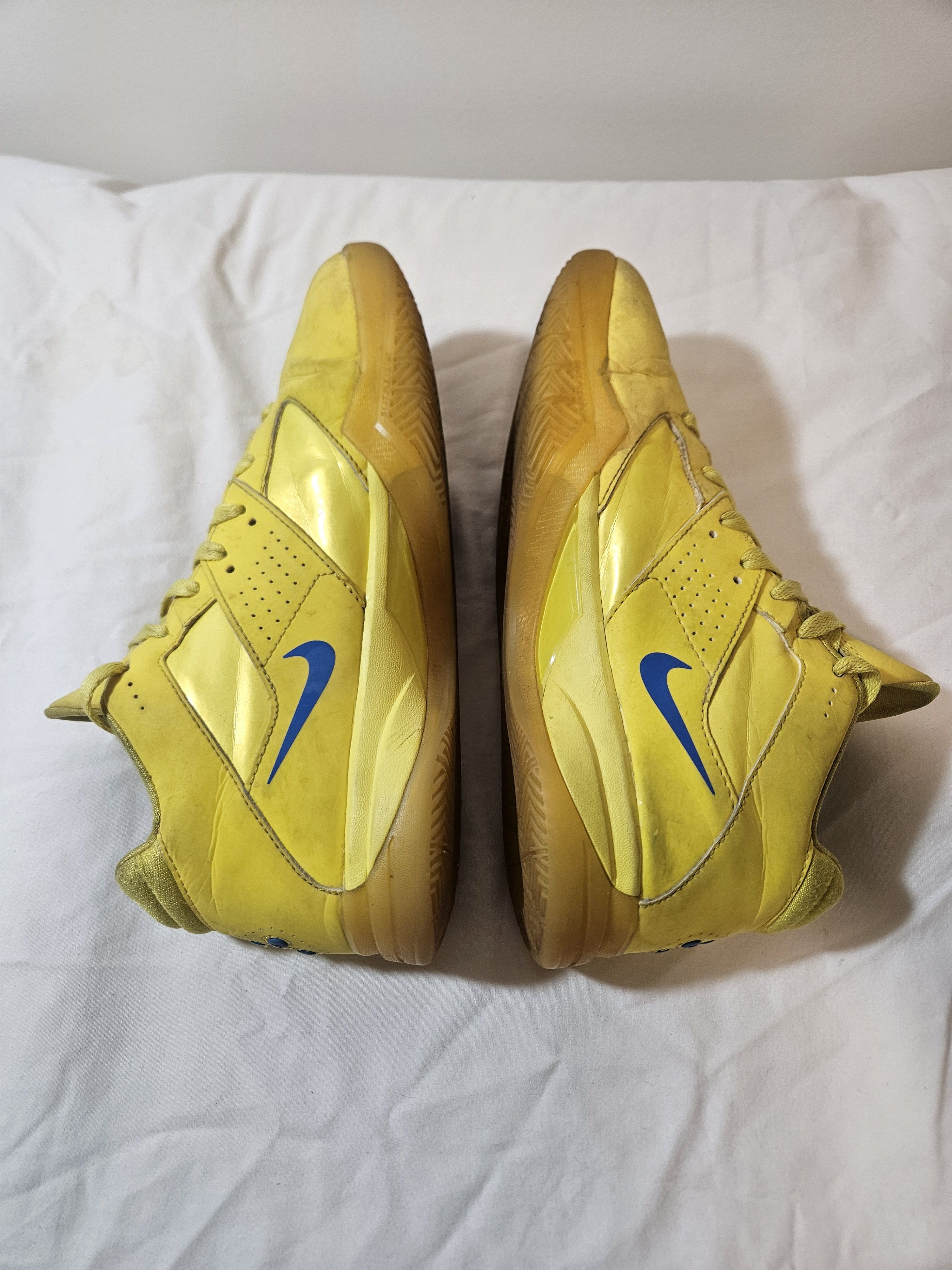 Nike 2010 Nike KD 3 Christmas basketball shoes Size US 8.5 / EU 41-42 - 4 Thumbnail