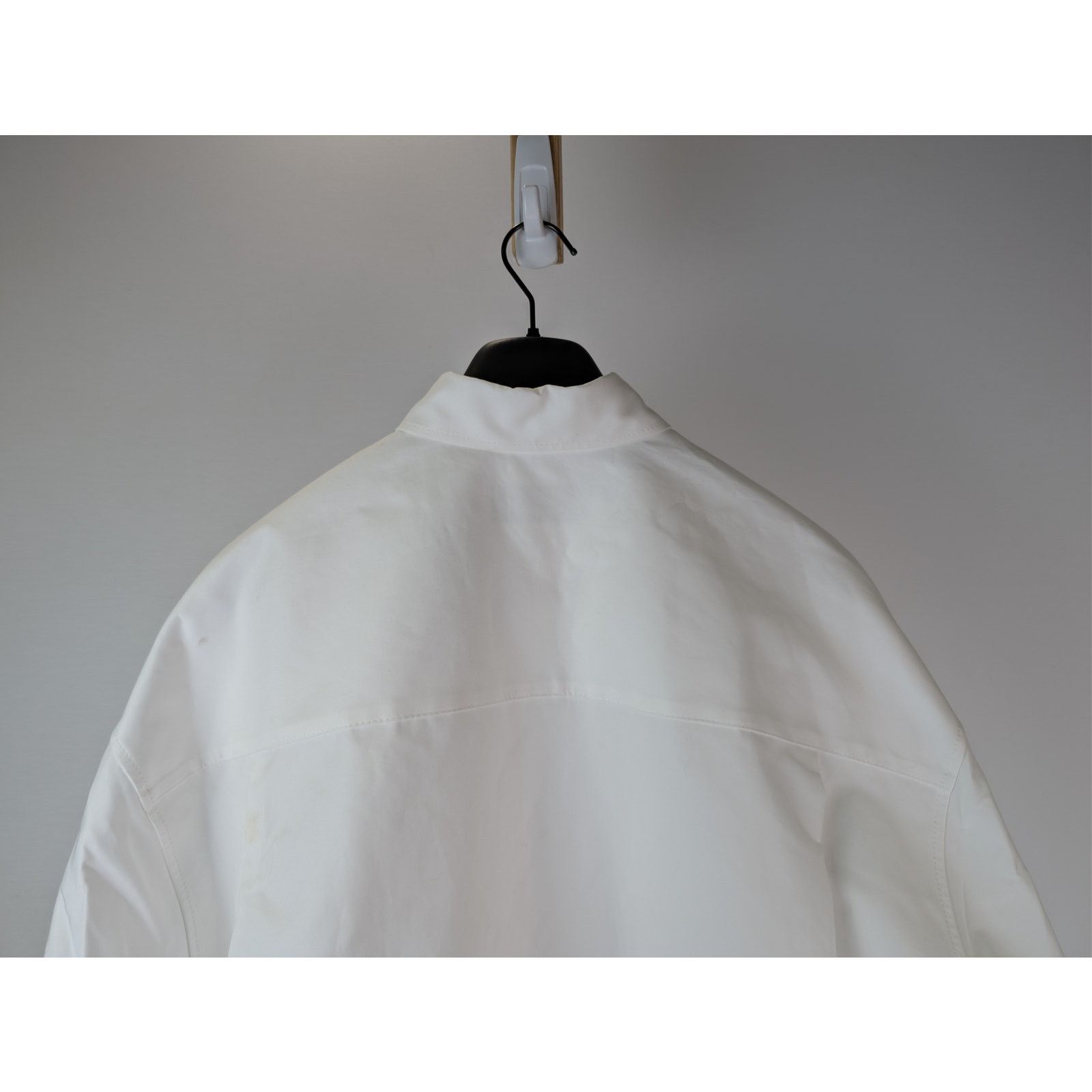 Balenciaga o1rshd1 Cotton Poplin Long-Sleeved Outerwear Shirt in White Size US XS / EU 42 / 0 - 10 Thumbnail