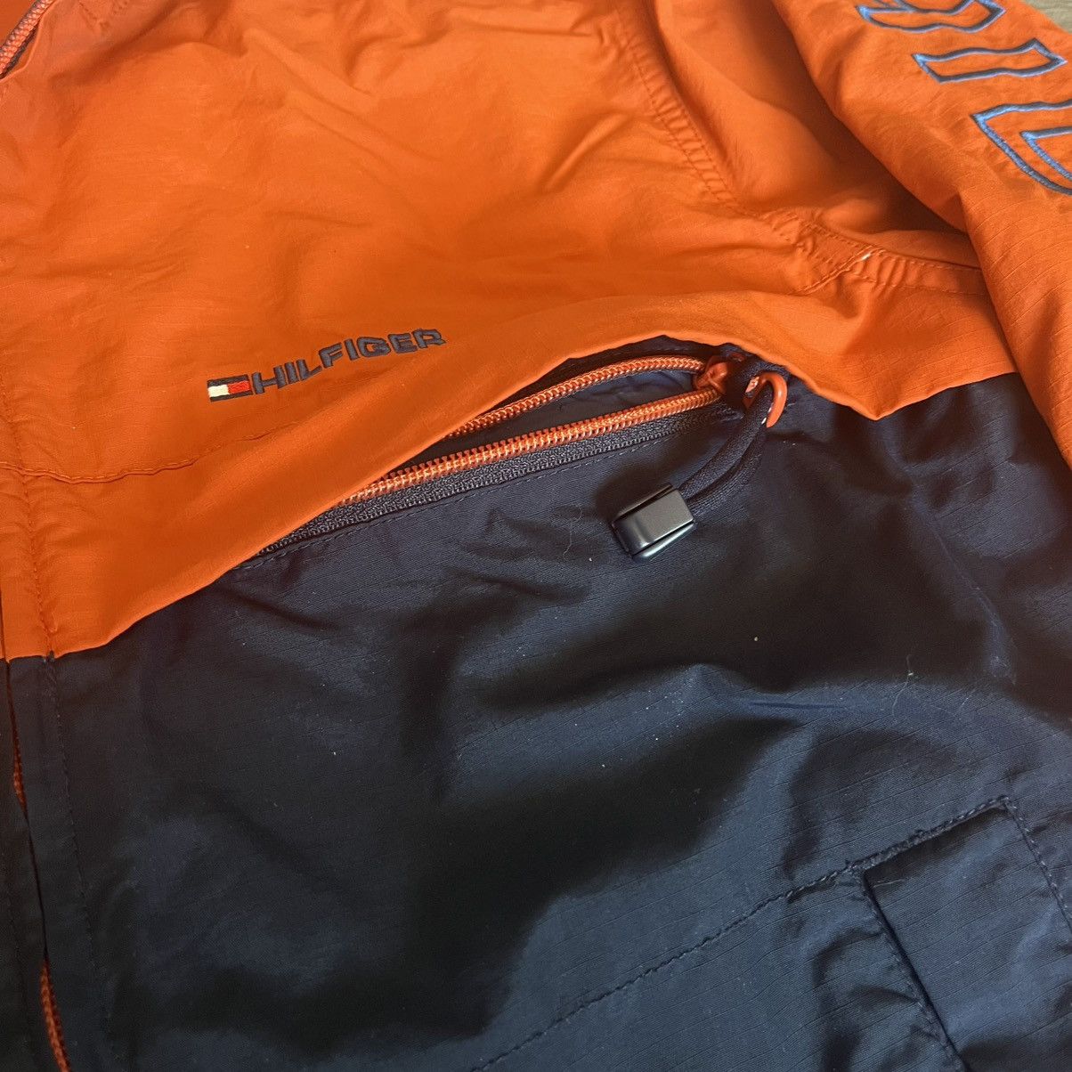 Tommy Hilfiger Vintage Tommy Hilfiger Nylon Ski Windbreaker Hooded Jacket Size US S / EU 44-46 / 1 - 10 Thumbnail