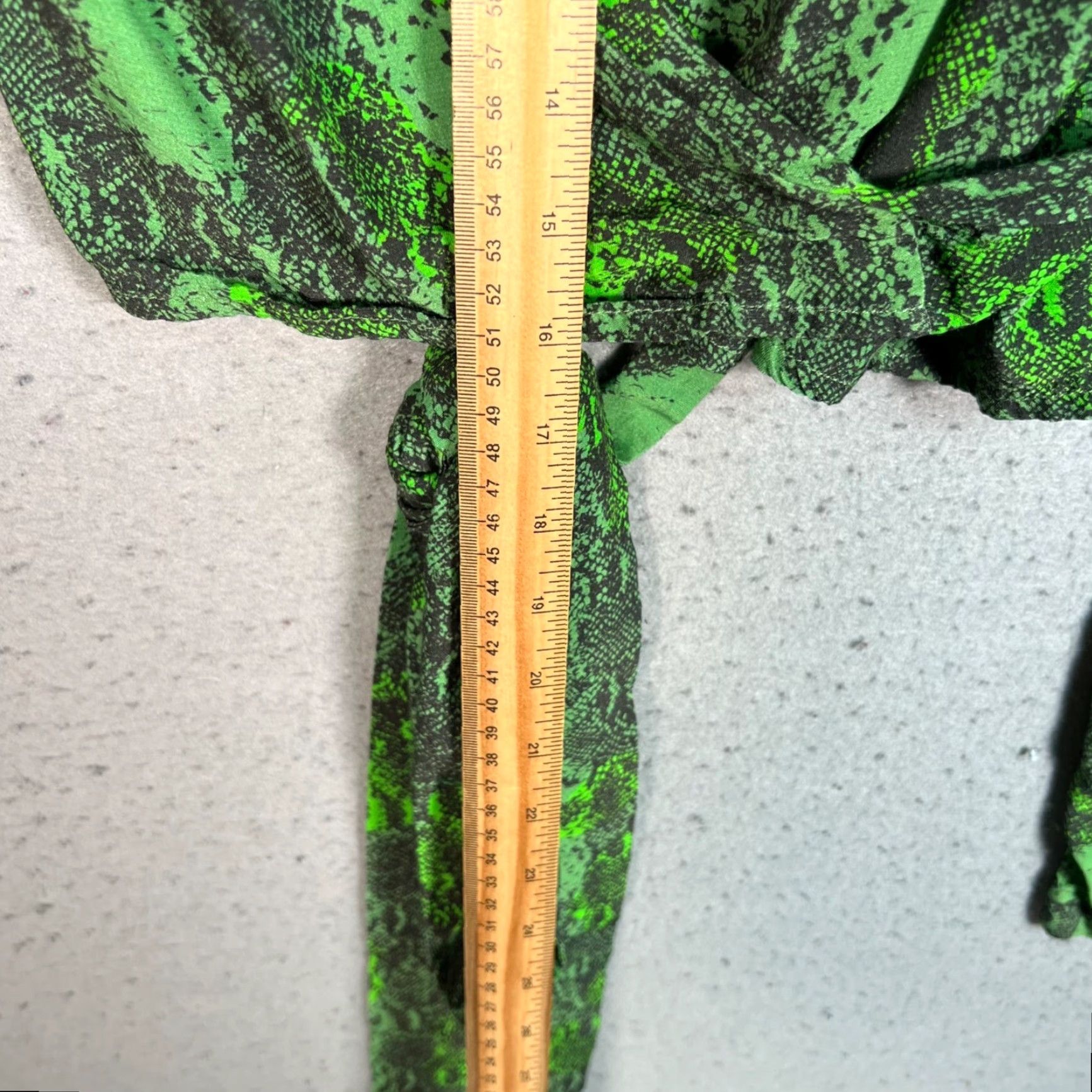 Vintage Rotate Birger Christensen Womens Size 10 Green Snake Print Top Wrap Size L / US 10 / IT 46 - 6 Thumbnail