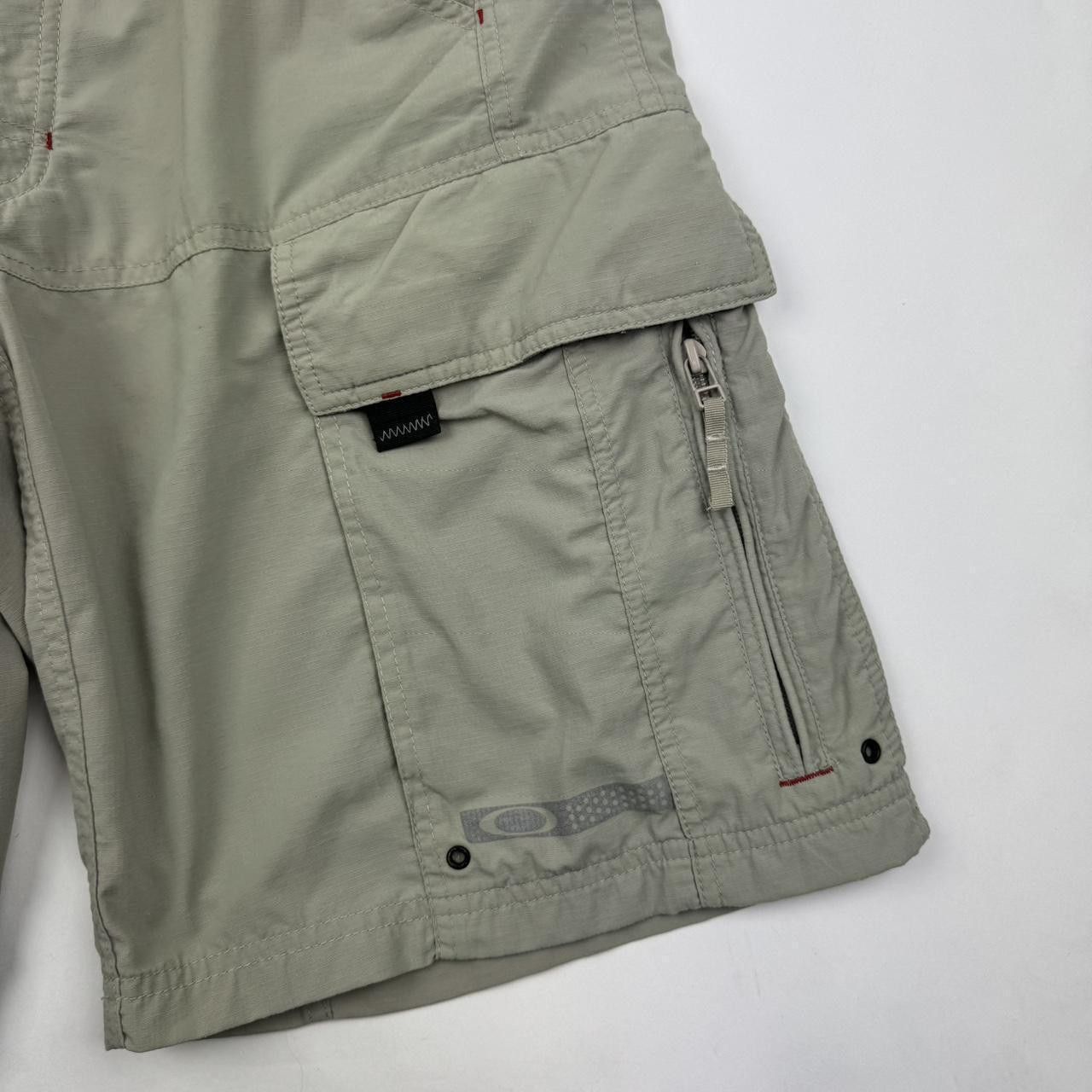 Oakley Vintage Oakley Cargo Shorts Size US 30 / EU 46 - 2 Thumbnail
