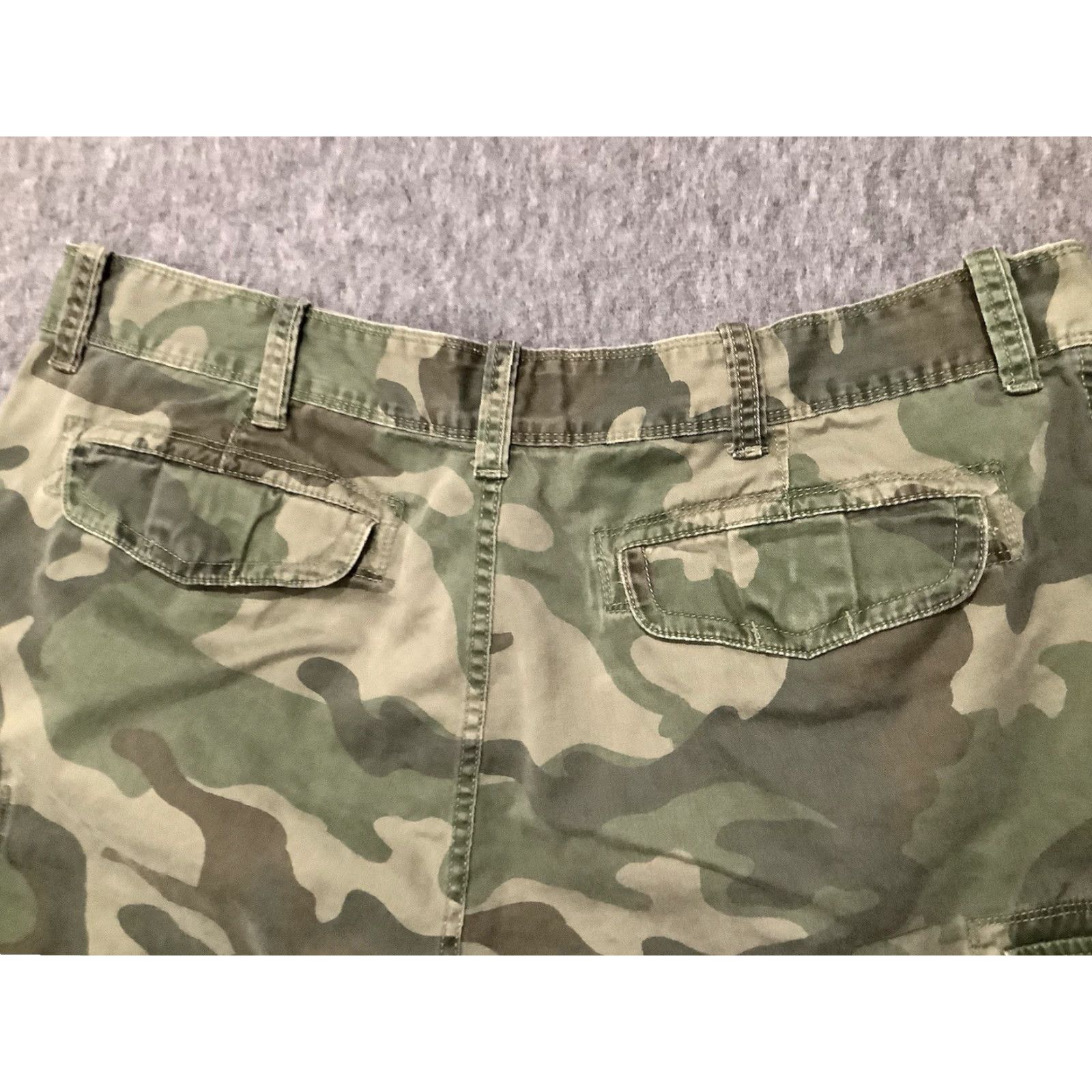 Vintage Foundry Cargo Shorts Camouflage Green 44 Mens Cargo Short - Regular Fit, Cotton, 10in Inseam, Zip, Front Flat, Pockets Size US 44 / EU 60 - 5 Thumbnail