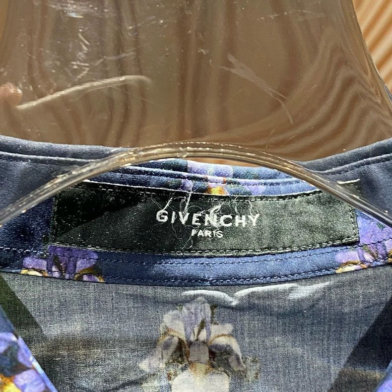 Givenchy Givenchy Blue Star Flower Shirt / Size S / JM379 Size US S / EU 44-46 / 1 - 3 Thumbnail