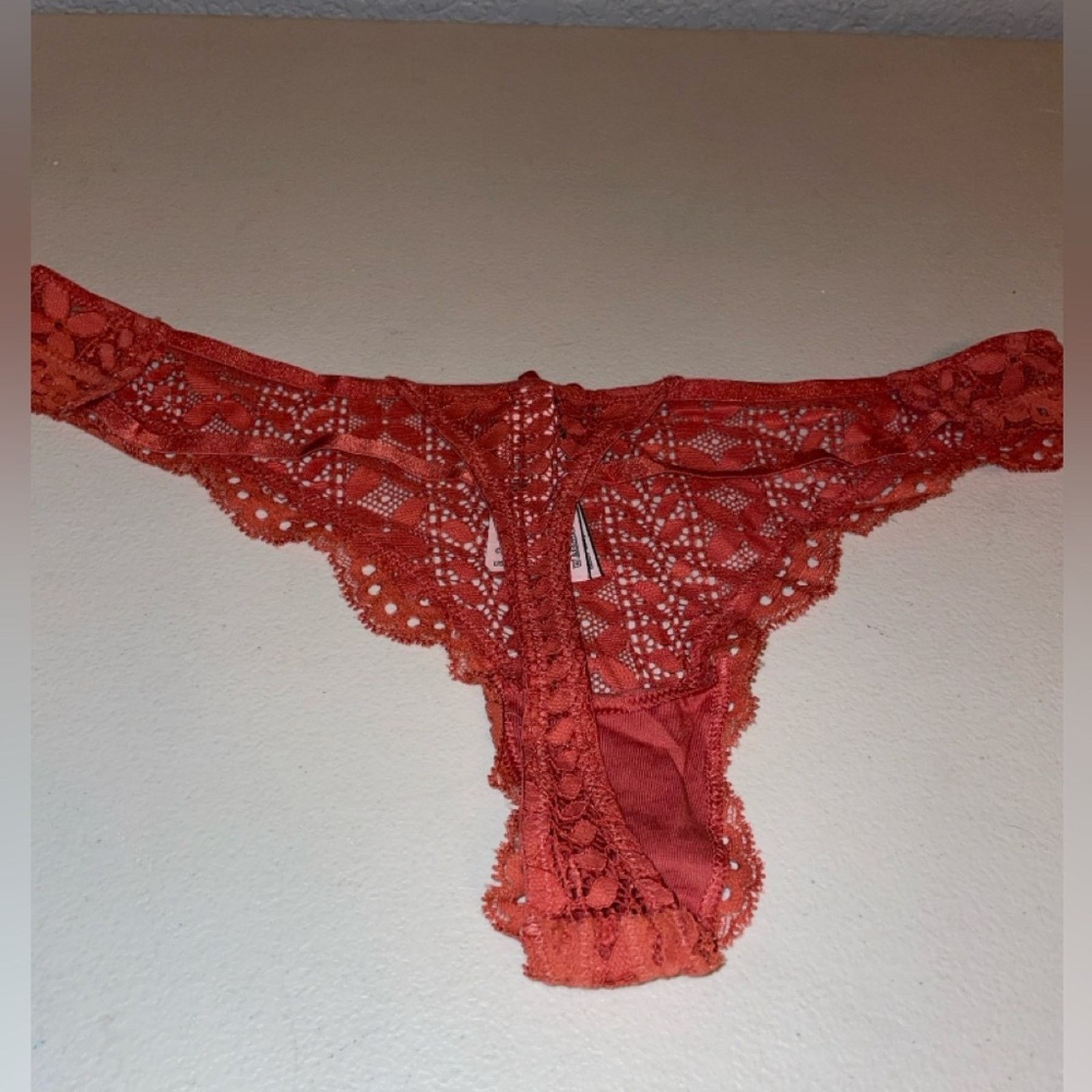 Victoria's Secret Victoria's Secret Dream Angels Lace Thong Rust Lace Panties Size ONE SIZE - 4 Thumbnail