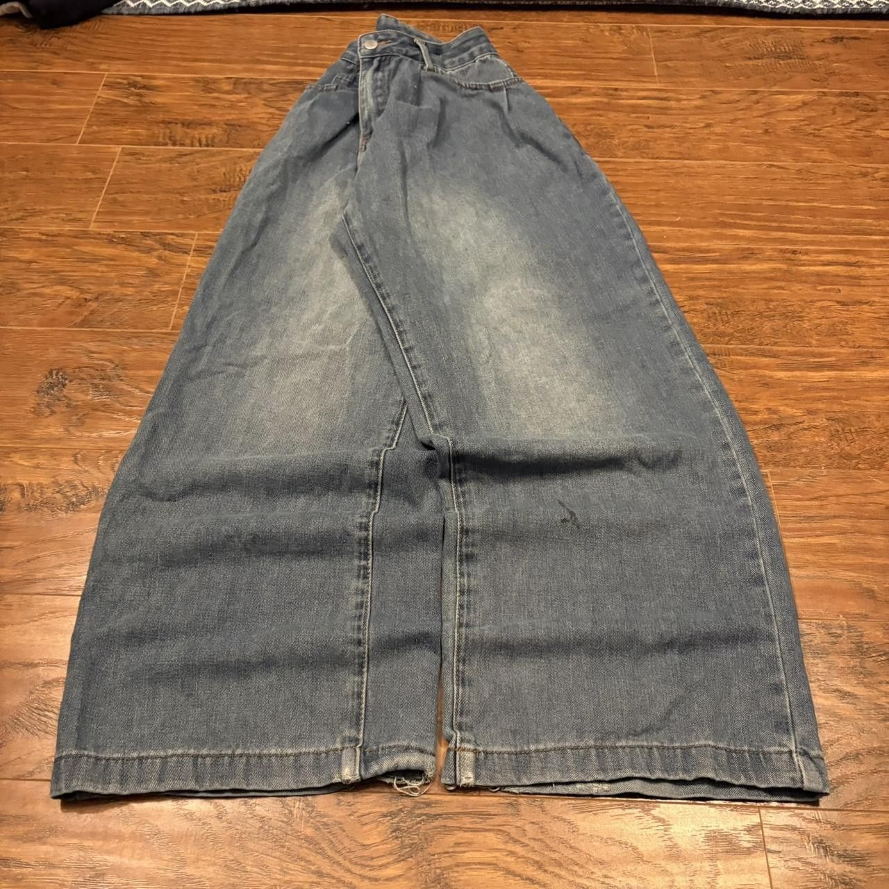 Vintage Crazy Vintage Y2K/2000s Super Baggy Skater Style Medium Wash Denim Jeans! Size 25" / US 0 / IT 36 - 1 Thumbnail