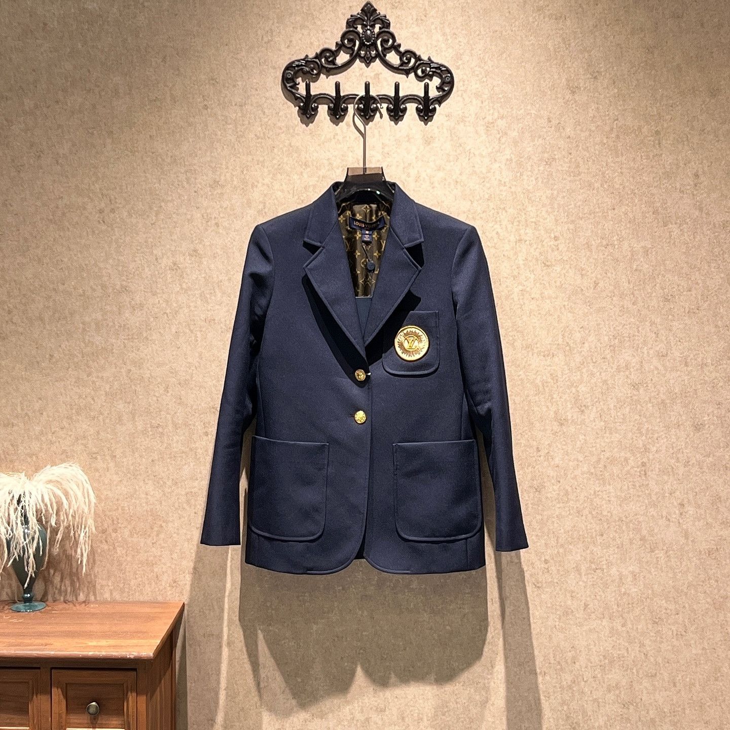 Louis Vuitton Louis Vuitton Embroidered Patch Navy Blazer Size 42 Size M / US 6-8 / IT 42-44 - 1 Thumbnail