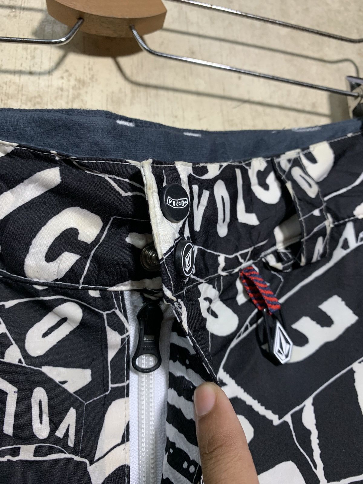 Volcom 🔥VOLCOM FULLPRINTS SKI PANTS W36 Size US 36 / EU 52 - 9 Thumbnail