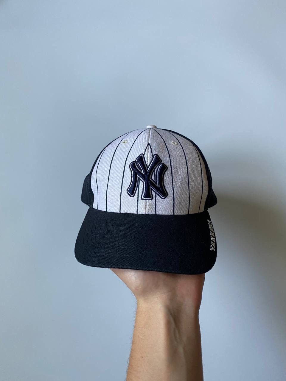 MLB Vintage NY New York Yankees MLB Cap 00’s OS Size ONE SIZE - 1 Thumbnail