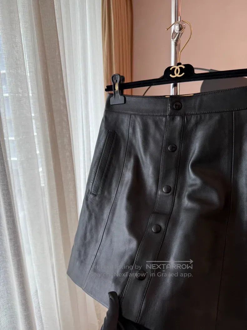 Saint Laurent Paris Saint Laurent Paris size F38 Black Lamb Leather Skirt Size 25" / US 0 / IT 36 - 3 Thumbnail