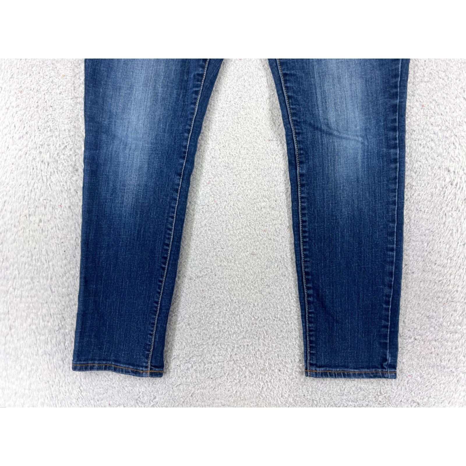 Old Navy Old Navy Jeans Womens 6 Blue Denim Skinny 5-Pocket Regular Crop Comfort Slimming Stretch Cotton Blend Size 28" / US 6 / IT 42 - 2 Thumbnail