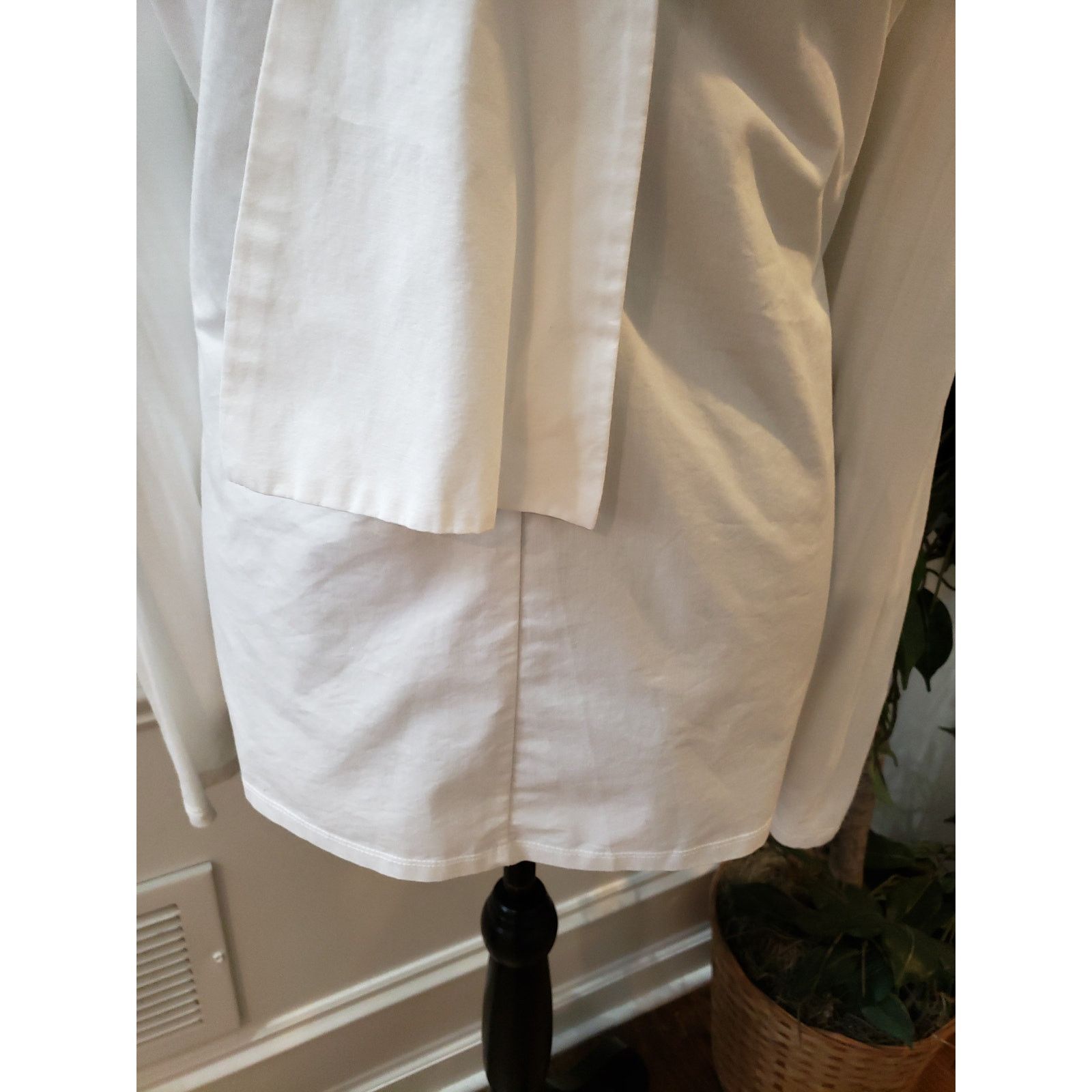 The Unbranded Brand INC International Concepts Top Womens XL White Draped V Neck Size XL / US 12-14 / IT 48-50 - 4 Thumbnail