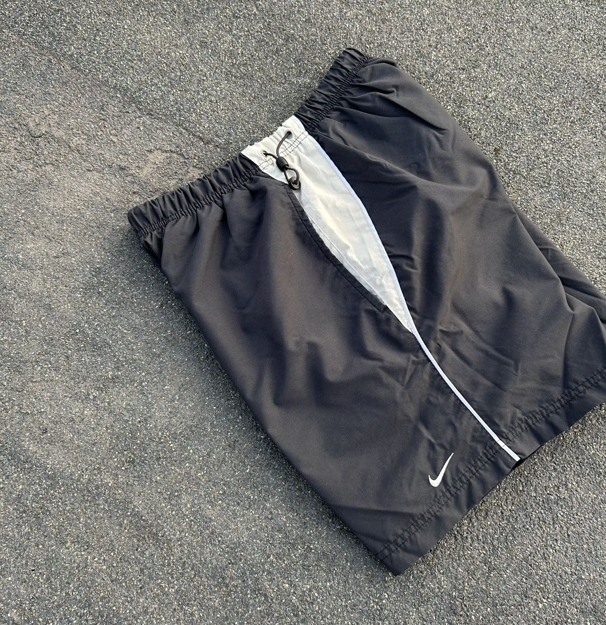 Nike Vintage Nike Nylon Swoosh Shorts Size US 31 - 9 Thumbnail