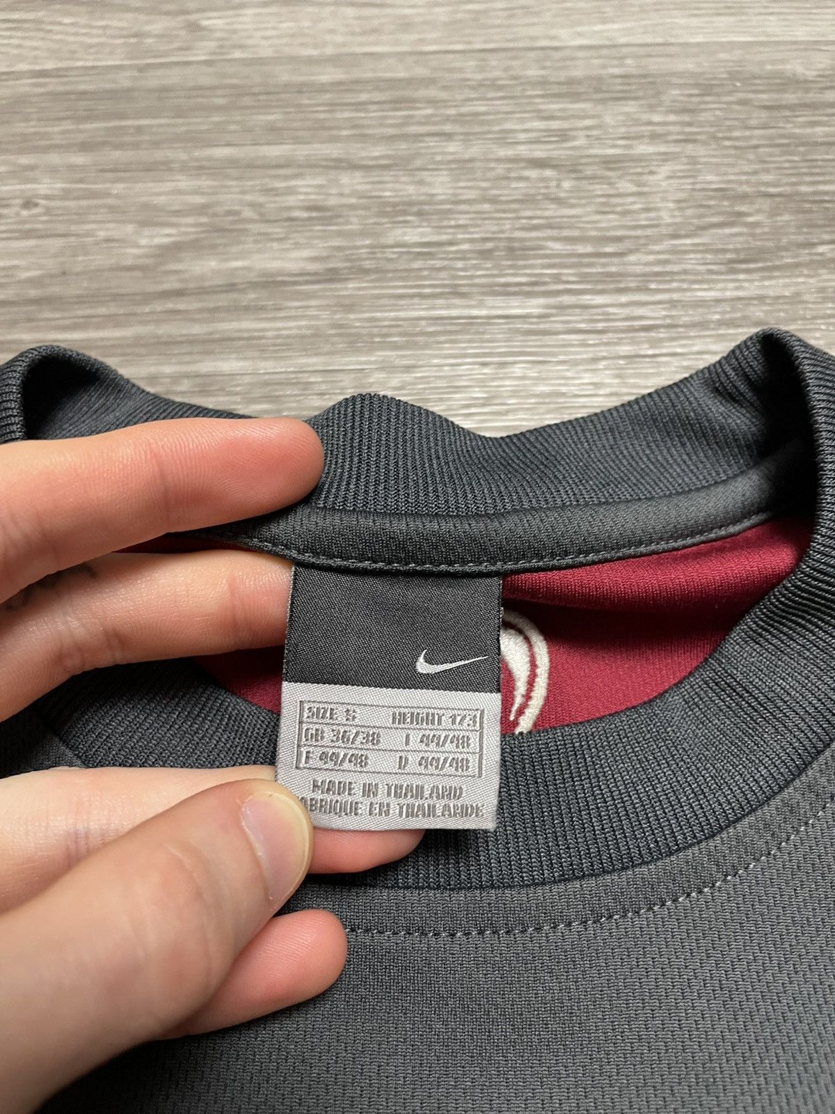 Nike Vintage 00s Nike Center Swoosh Total 90 Dri-Fit T-Shirt Size US S / EU 44-46 / 1 - 10 Thumbnail
