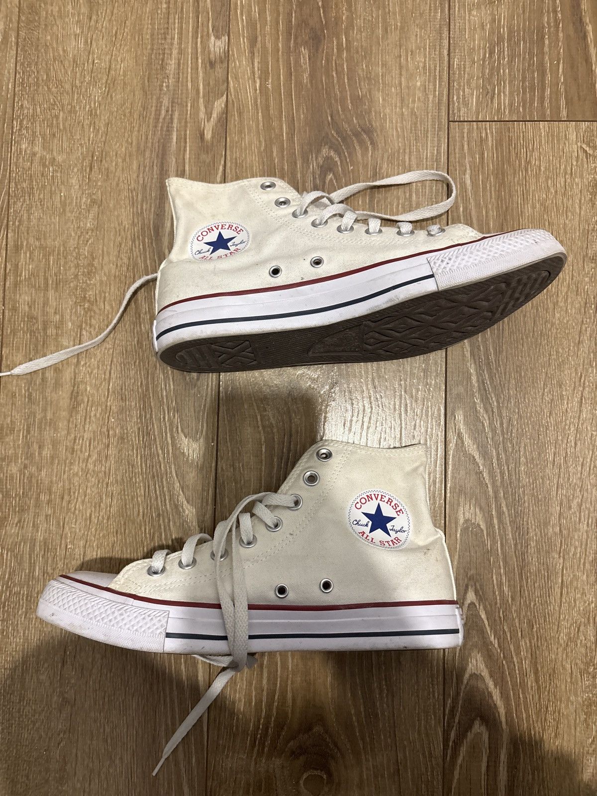 Converse High Top White Converse Sneakers Size US 7 / EU 40 - 6 Thumbnail