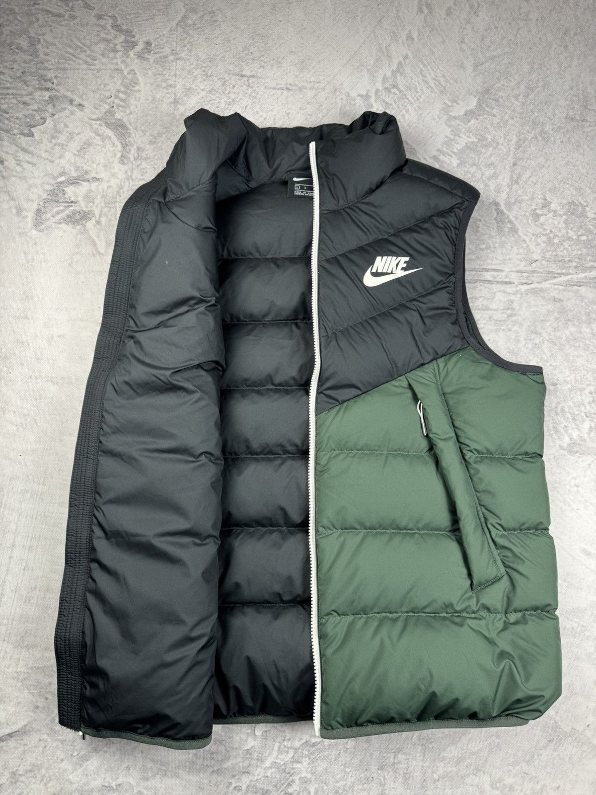 Nike × Nike ACG NIKE PUFFER DOWN BASIC LOGO WHITE OVERSIZE VEST Size US L / EU 52-54 / 3 - 5 Thumbnail