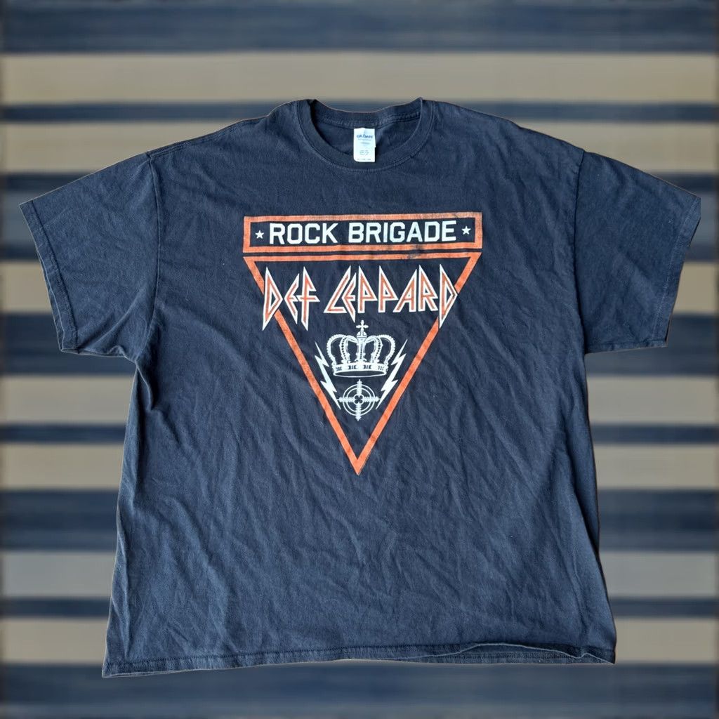 Gildan Def Leppard Rock Brigade 2016 World Tour Band T-Shirt 2XL Double-Sided Black Cotton Crew Neck Short Sleeve Unisex Adults Gildan Size US XXL / EU 58 / 5 - 1 Thumbnail