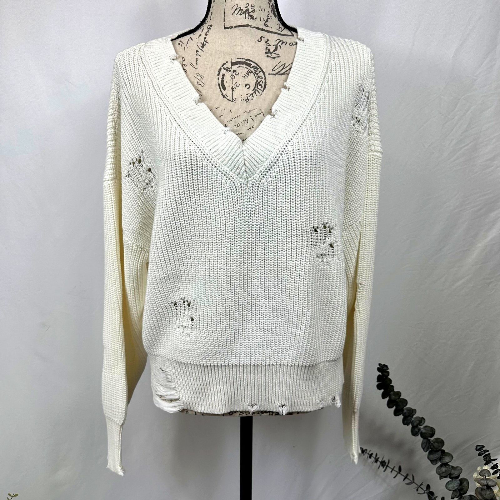 Other 525 America Distressed Shaker V-Neck Sweater in Chalk size M Size M / US 6-8 / IT 42-44 - 9 Thumbnail