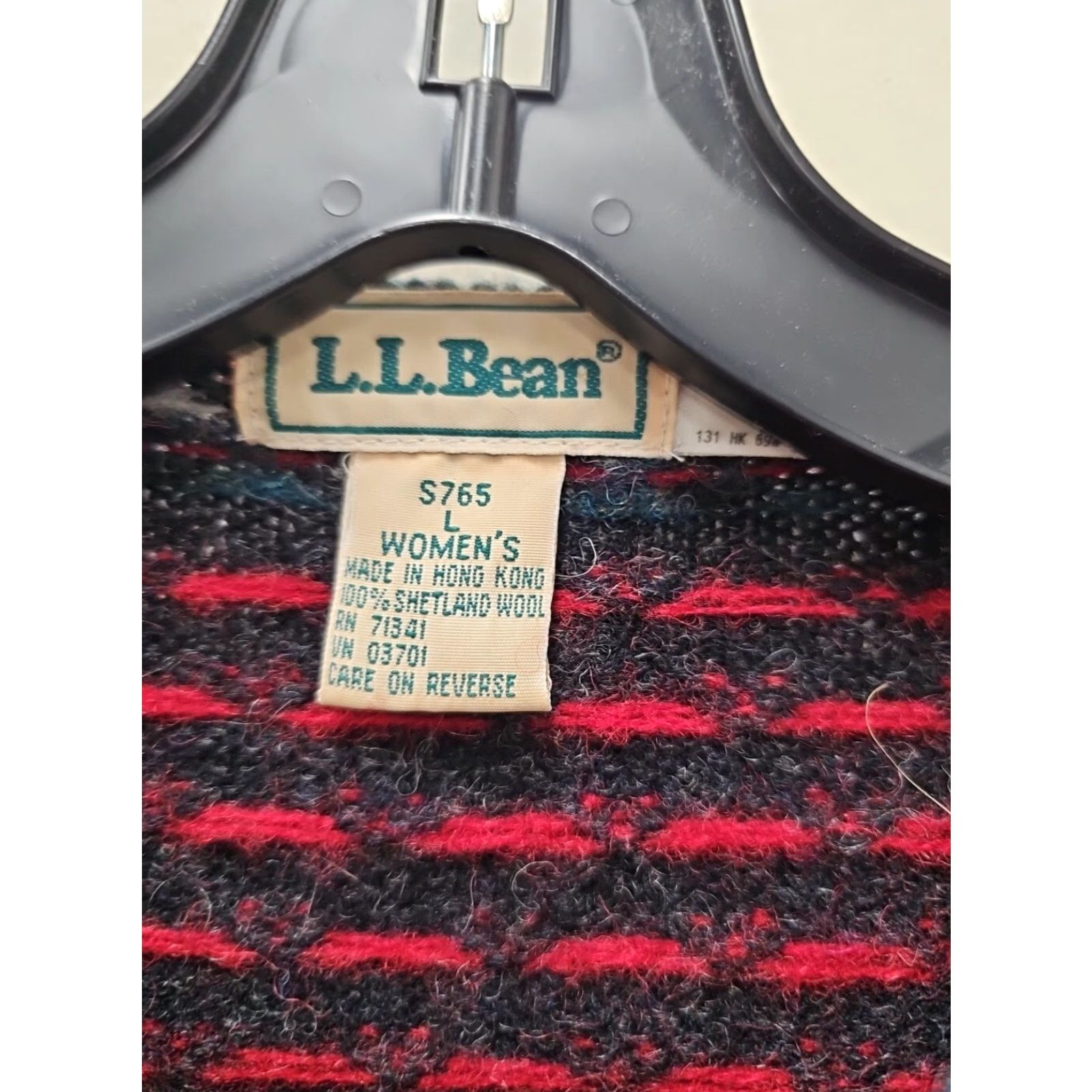 Vintage VINTAGE L.L. BEAN Cardigan Wool Fair Isle Design 100% Wool Women's Large Size L Navy Blue/Cream/Red/Green First Letter Caps? Size L / US 10 / IT 46 - 4 Thumbnail