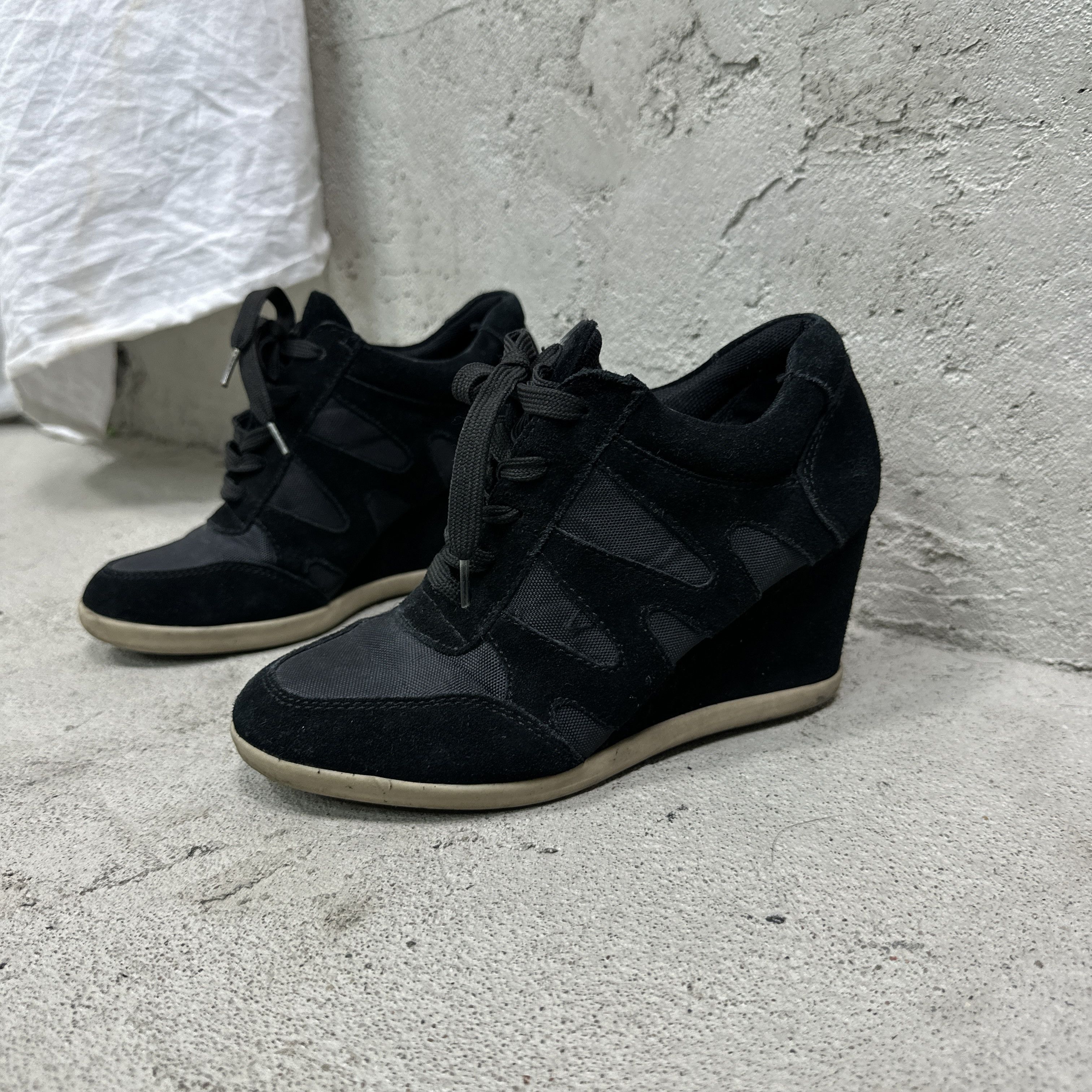 Vintage Vintage Avant Garde Leather Wedge Platform Sneakers 00s Size US 6 / IT 36 - 2 Thumbnail