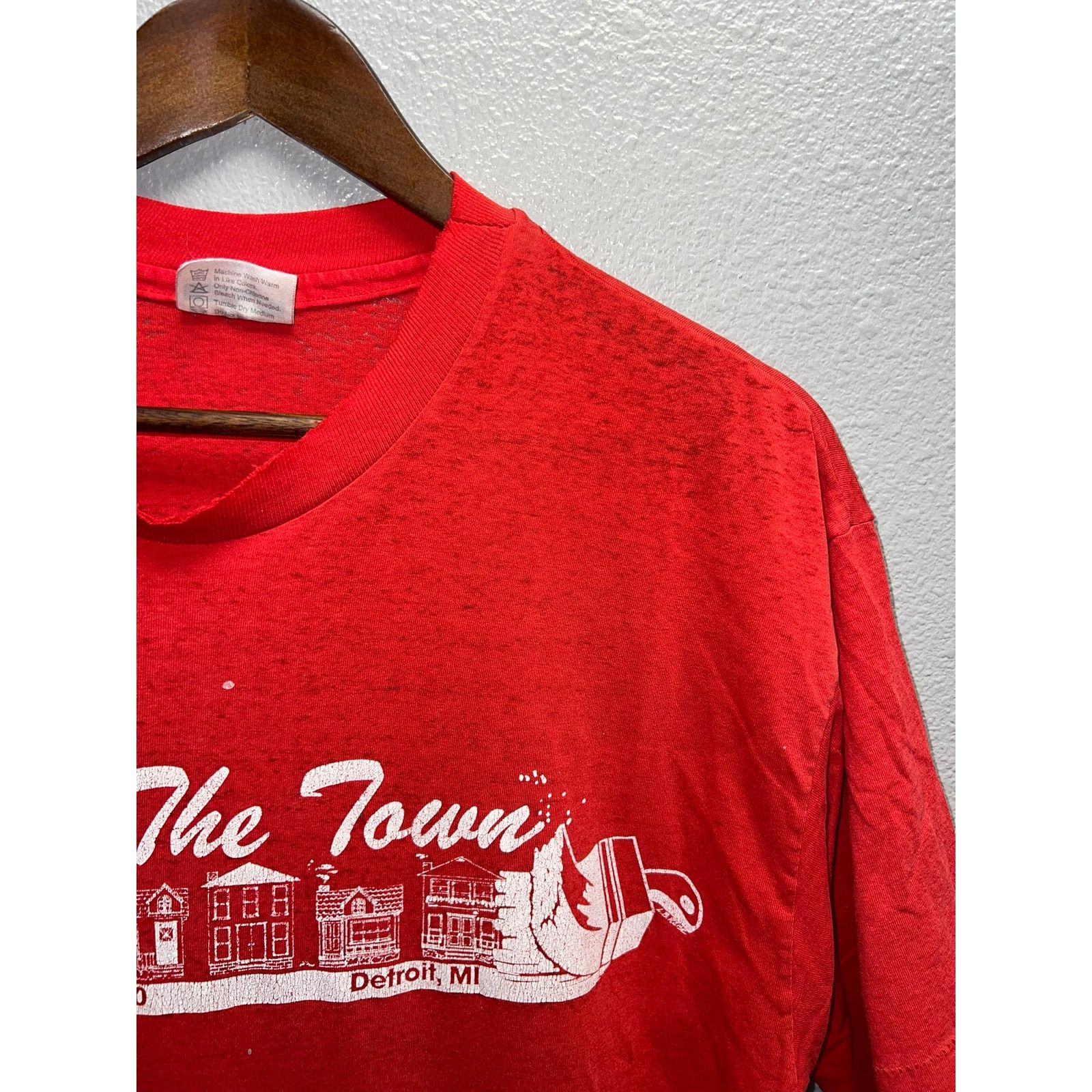 Vintage Vintage Detroit Shirt Paint The Town August 18 Tee Worn XL Size US XL / EU 56 / 4 - 5 Thumbnail