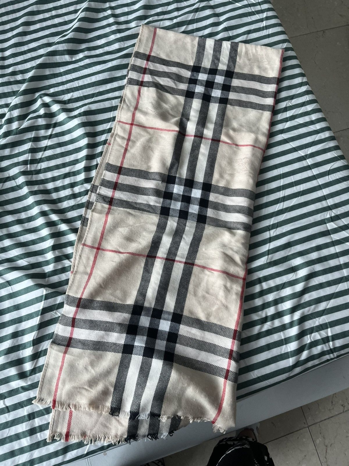 Burberry Classic Burberry scarf Size ONE SIZE - 4 Thumbnail