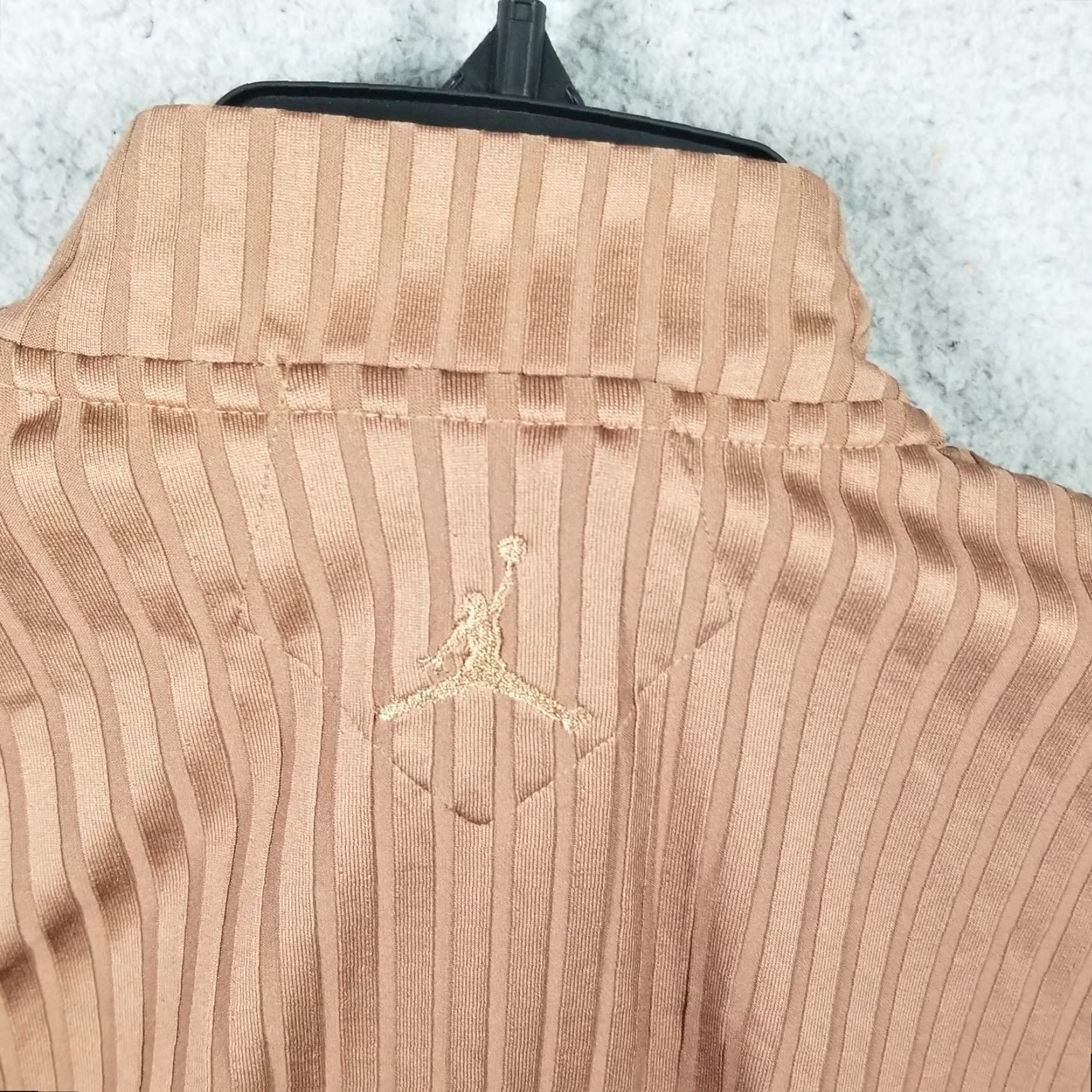 Nike Nike Jordan Jumpman Women's Long-Sleeve Cropped Top Small Brown FV7185 Size S / US 4 / IT 40 - 4 Thumbnail